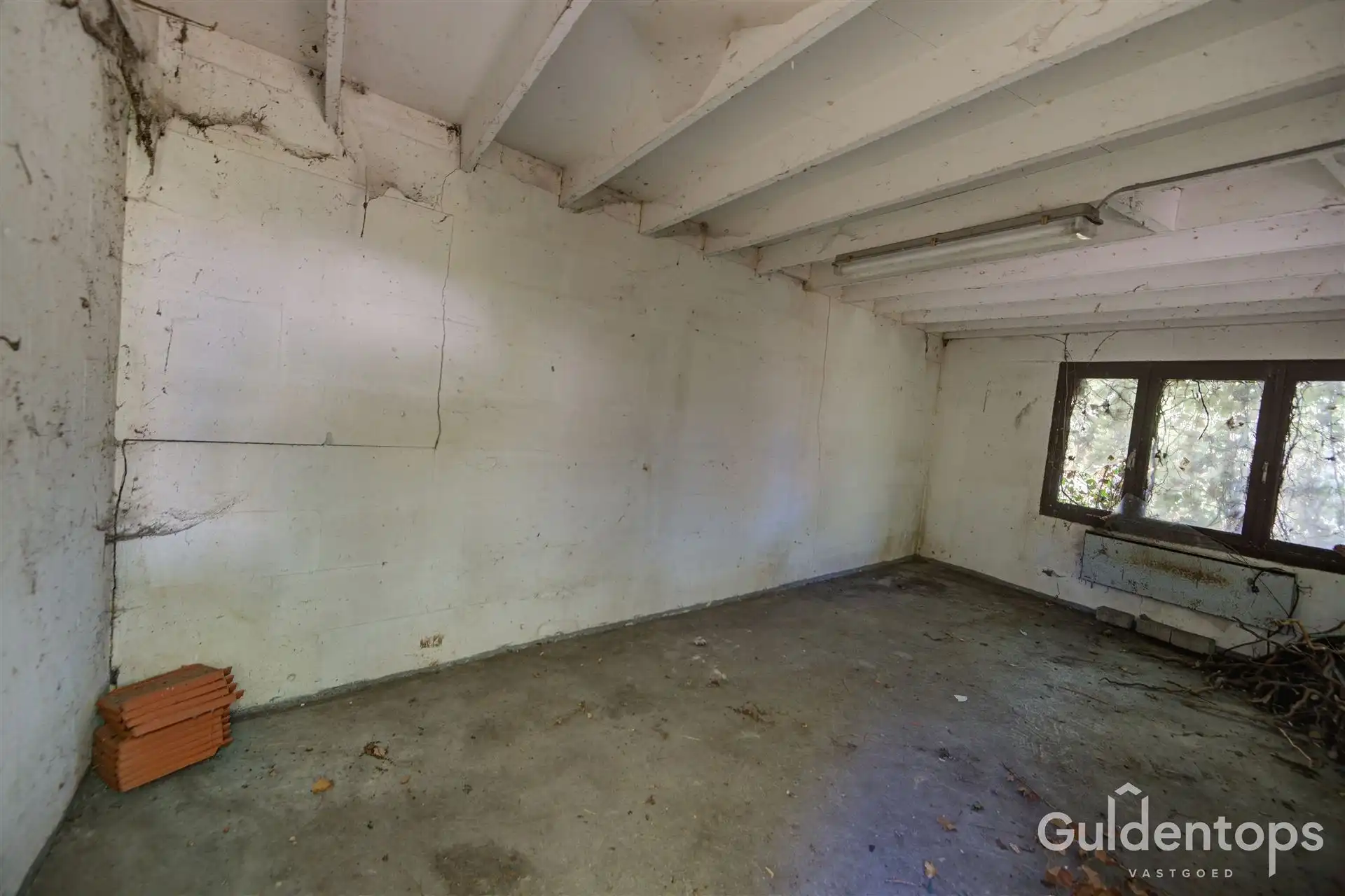 Te renoveren gezinswoning met 3 slaapkamers en grote tuin. foto 25