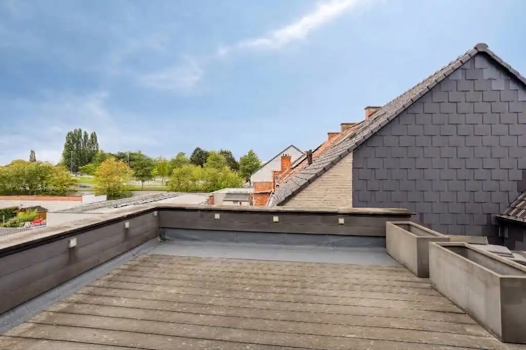 Verrassend ruime en energiezuinige gerenoveerde woning met dakterras en open zicht foto 5