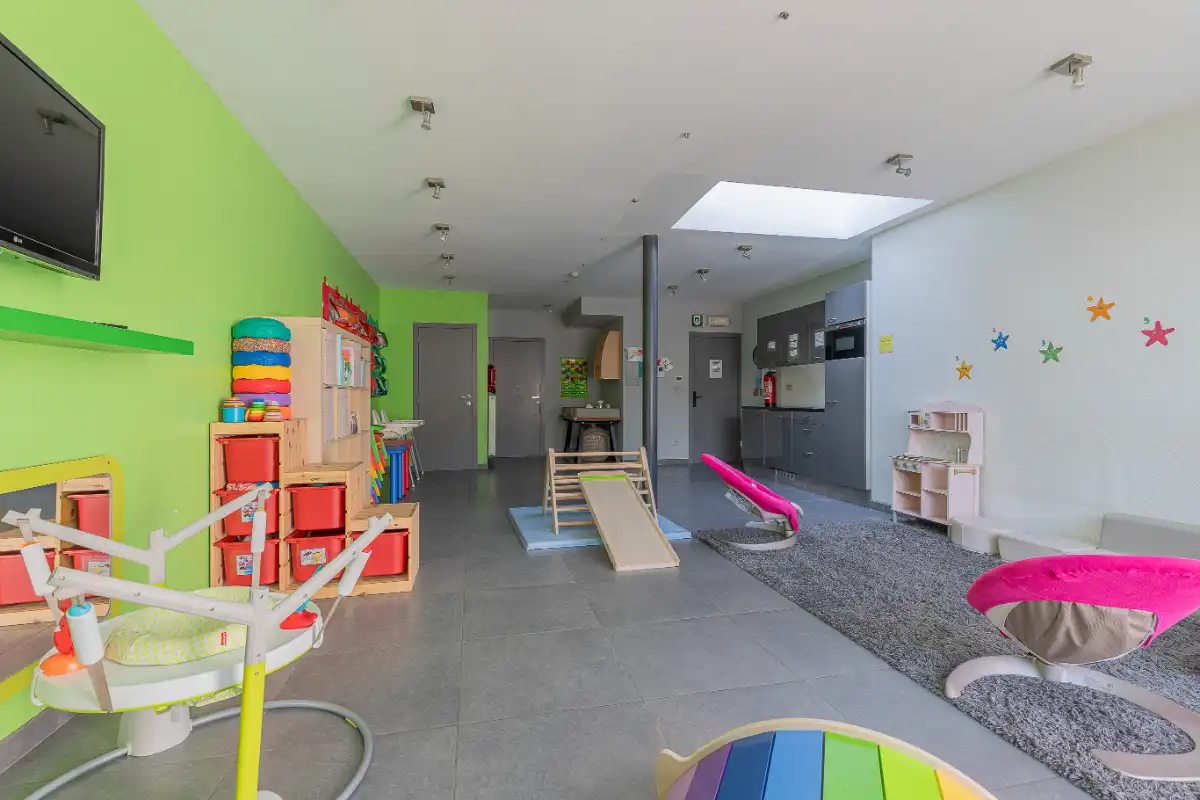 Multifunctioneel pand met praktijkruimte en instapklaar duplexappartement foto 2