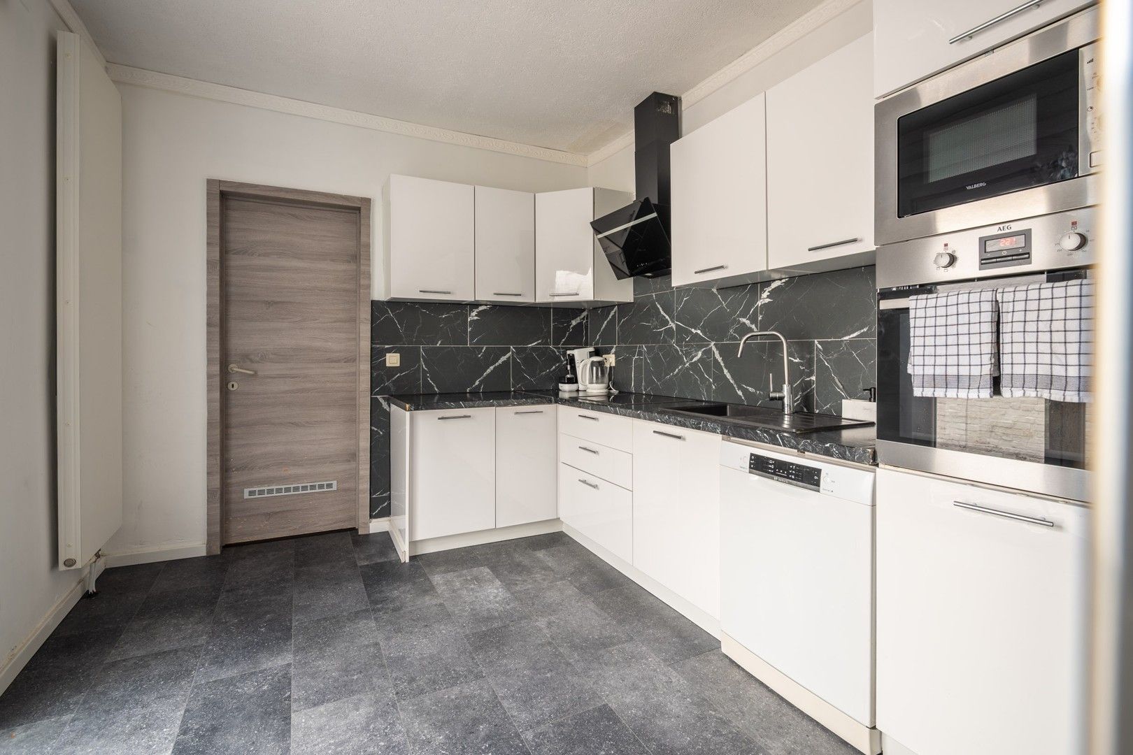 Stil en centraal wonen in het hart Merksem! foto 7