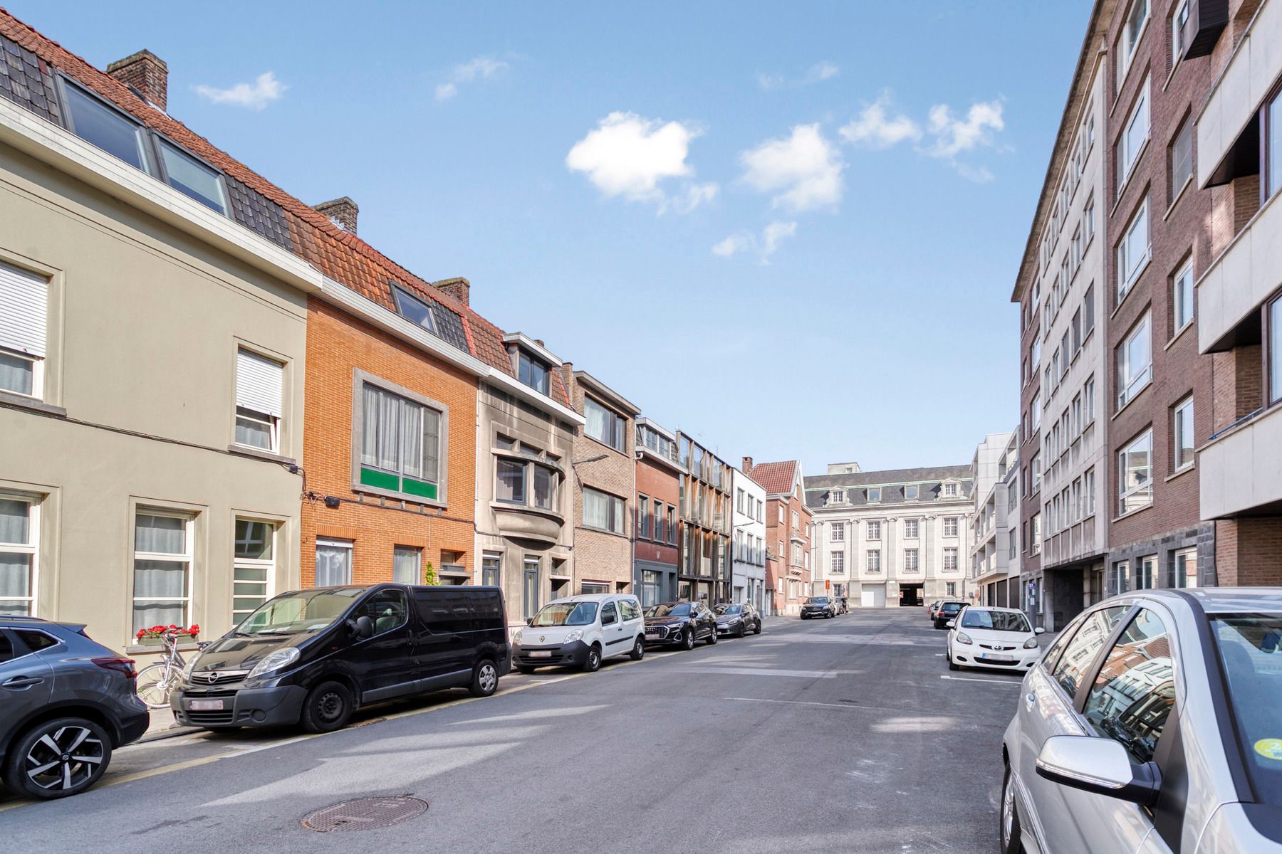 Goedgelegen woning met 4 slaapkamers !! foto 18