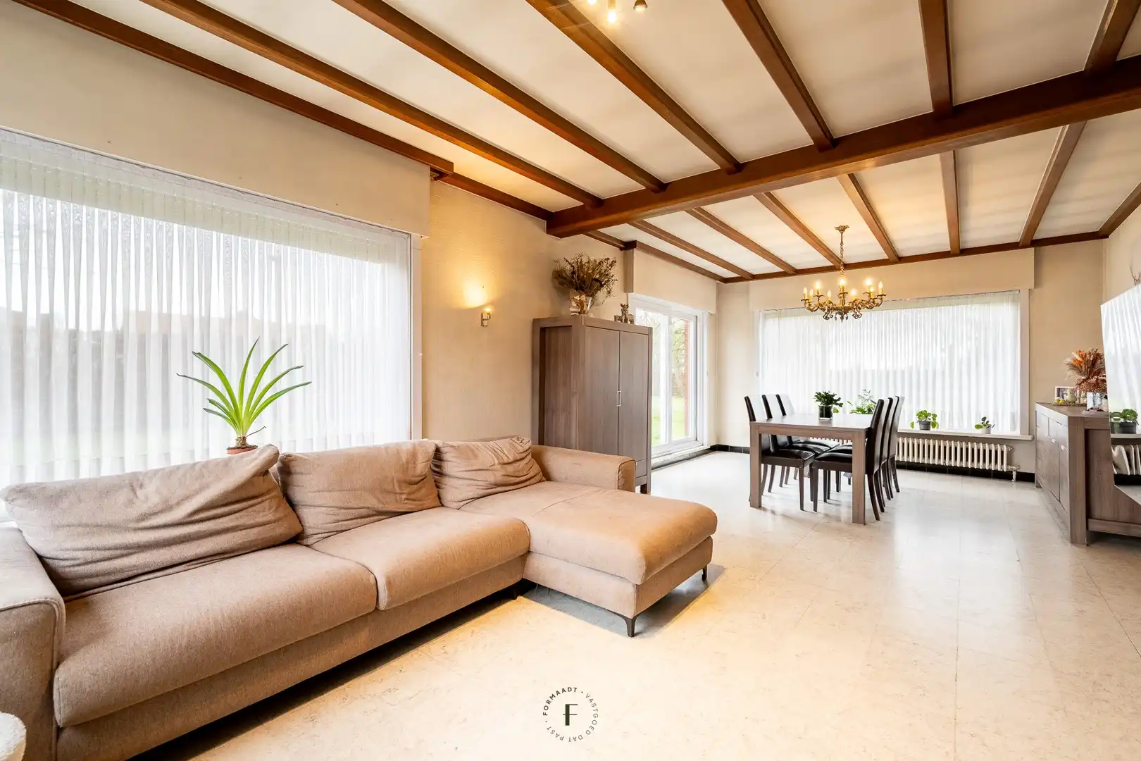 Woning met vernieuwde loods op visibele locatie in Hooglede foto 4