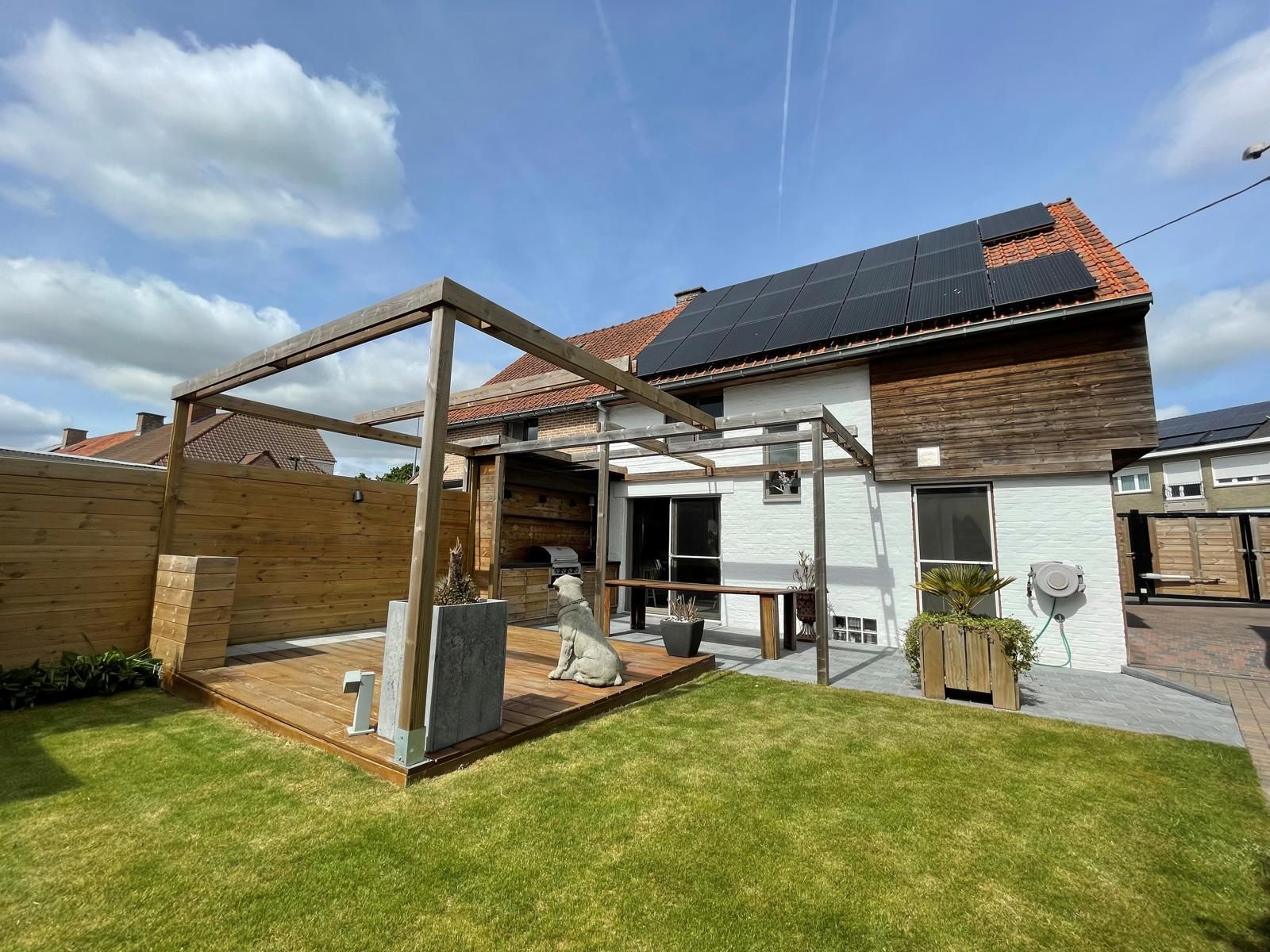 Instapklare woning met oprit, garage en zuidgerichte tuin foto 12