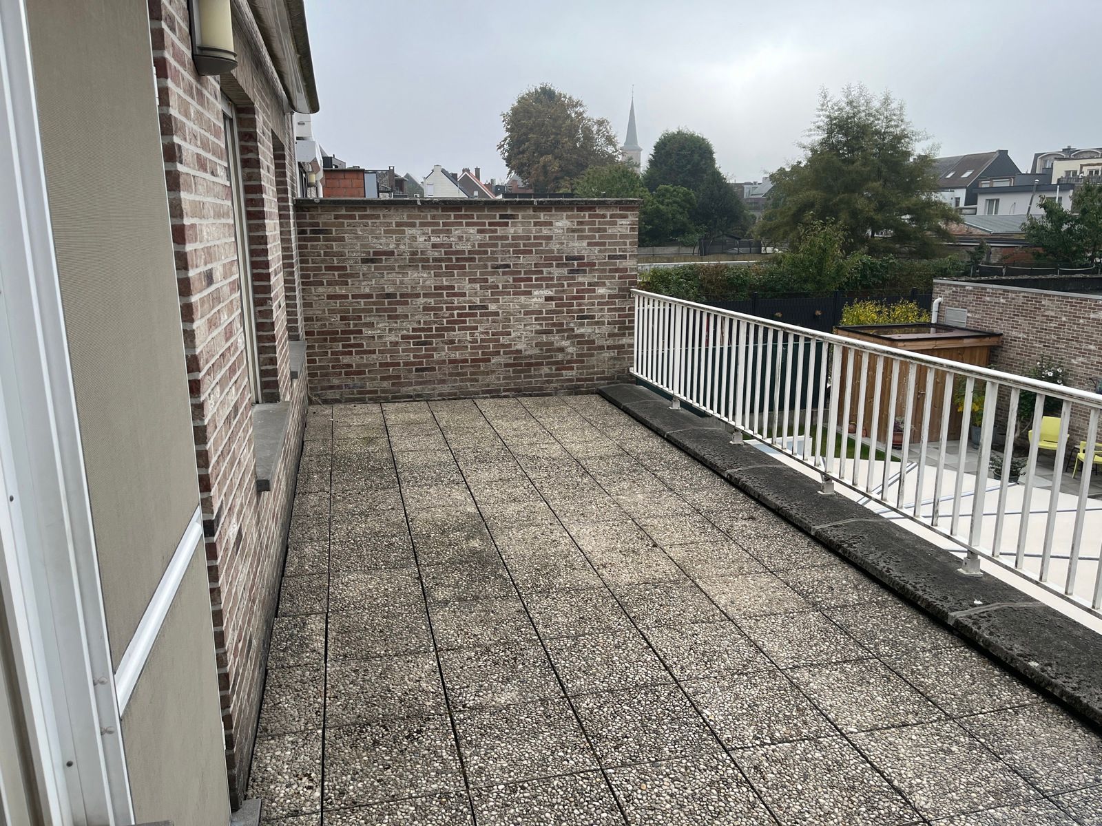 Appartement met lift, terras, garagebox en autostaanplaats foto 8