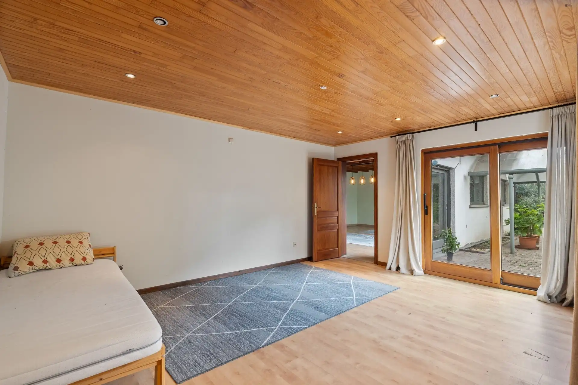 Unieke hoeve met bijgebouw op 19.459 m² grond, verscholen in het groen foto 26