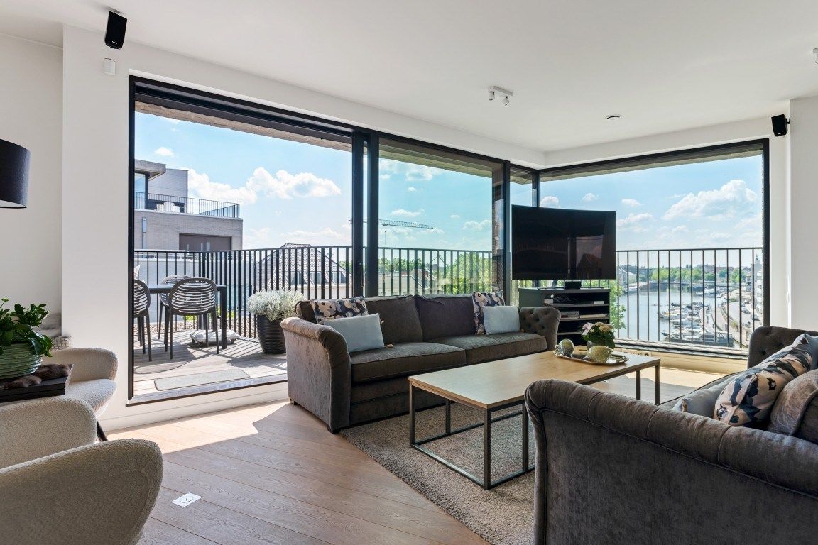 Mooi gelegen appartement langsheen het water met terrassen en parkeerplaats te Gent foto 7