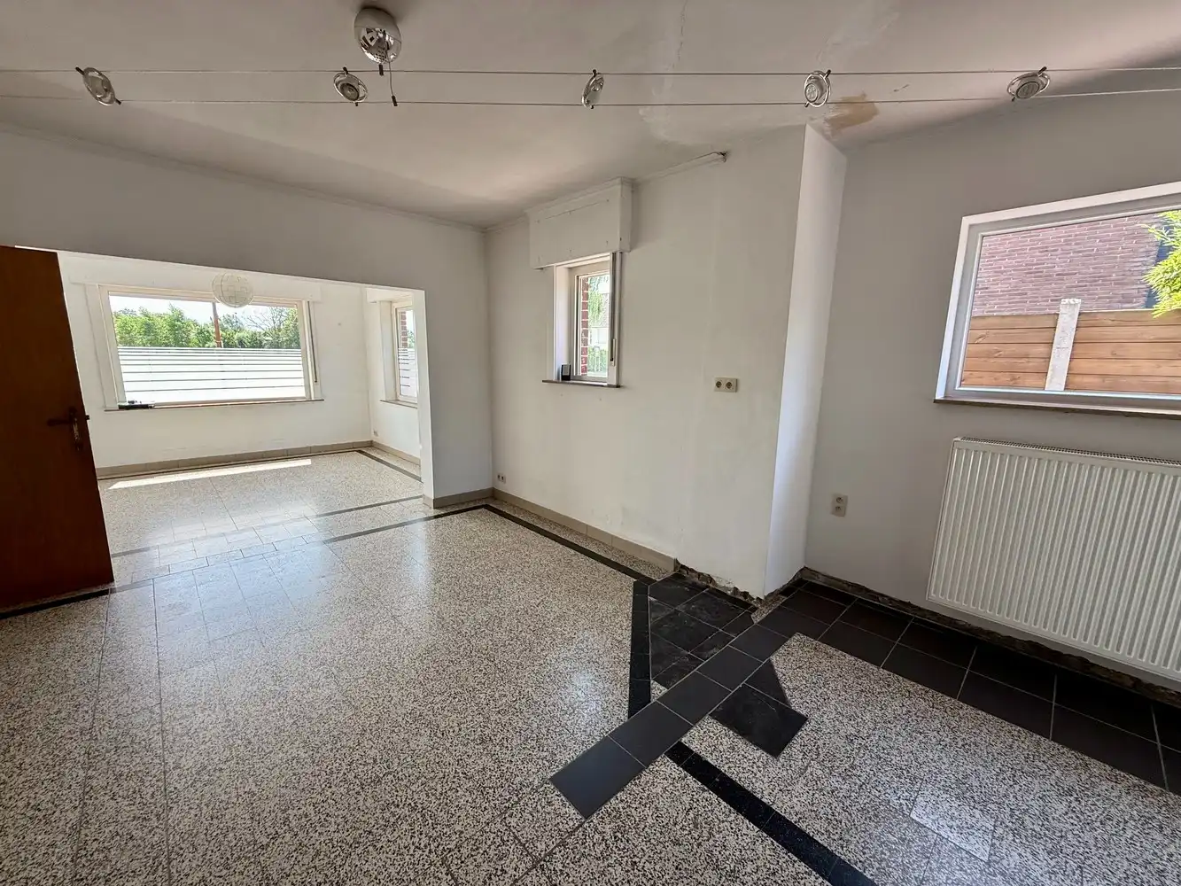 Ruime woning met 4 slaapkamers! foto 4