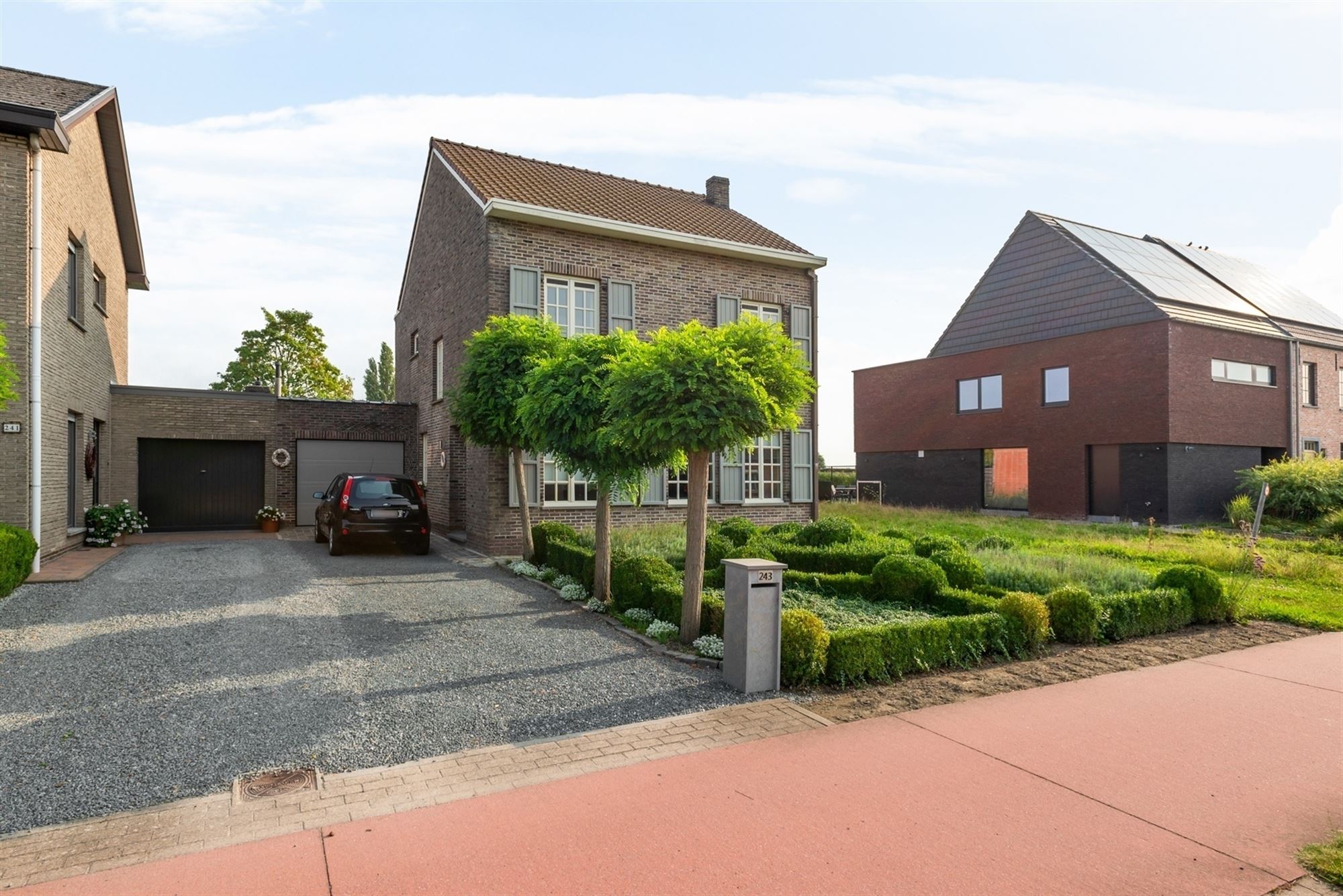 Verrassend ruime woning te Duffel foto {{pictureIndex}}