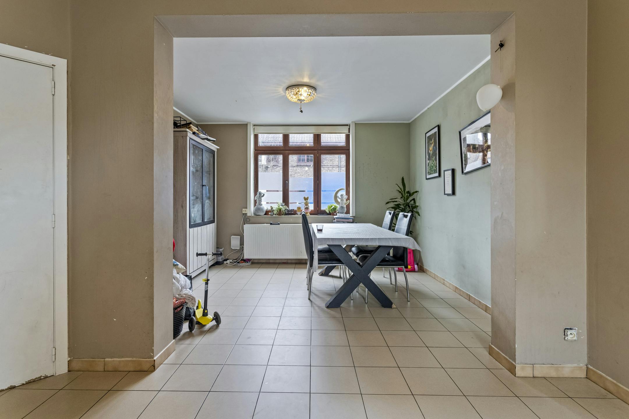 Op te frissen huis met tuin te koop in Brugge centrum foto 12