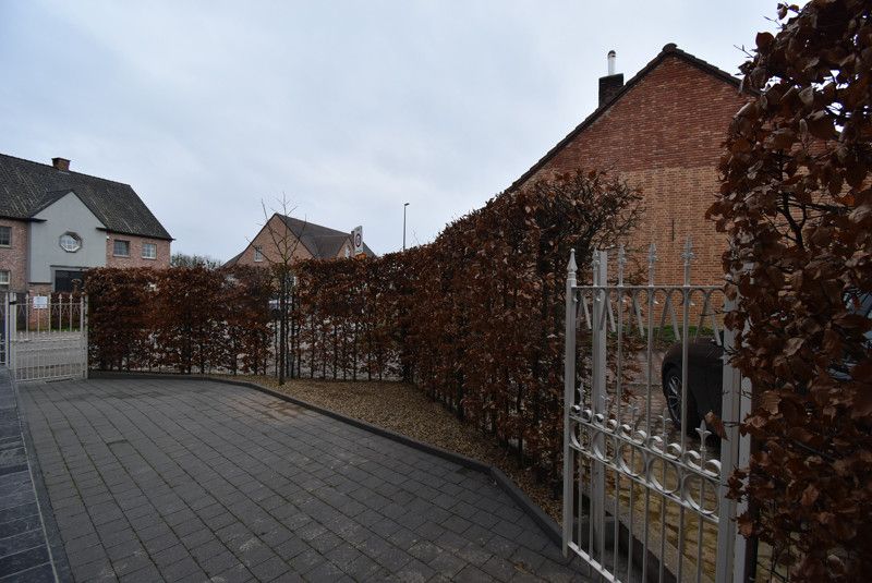 Woning met 2 slaapkamers, terras en autostaanplaats foto 5