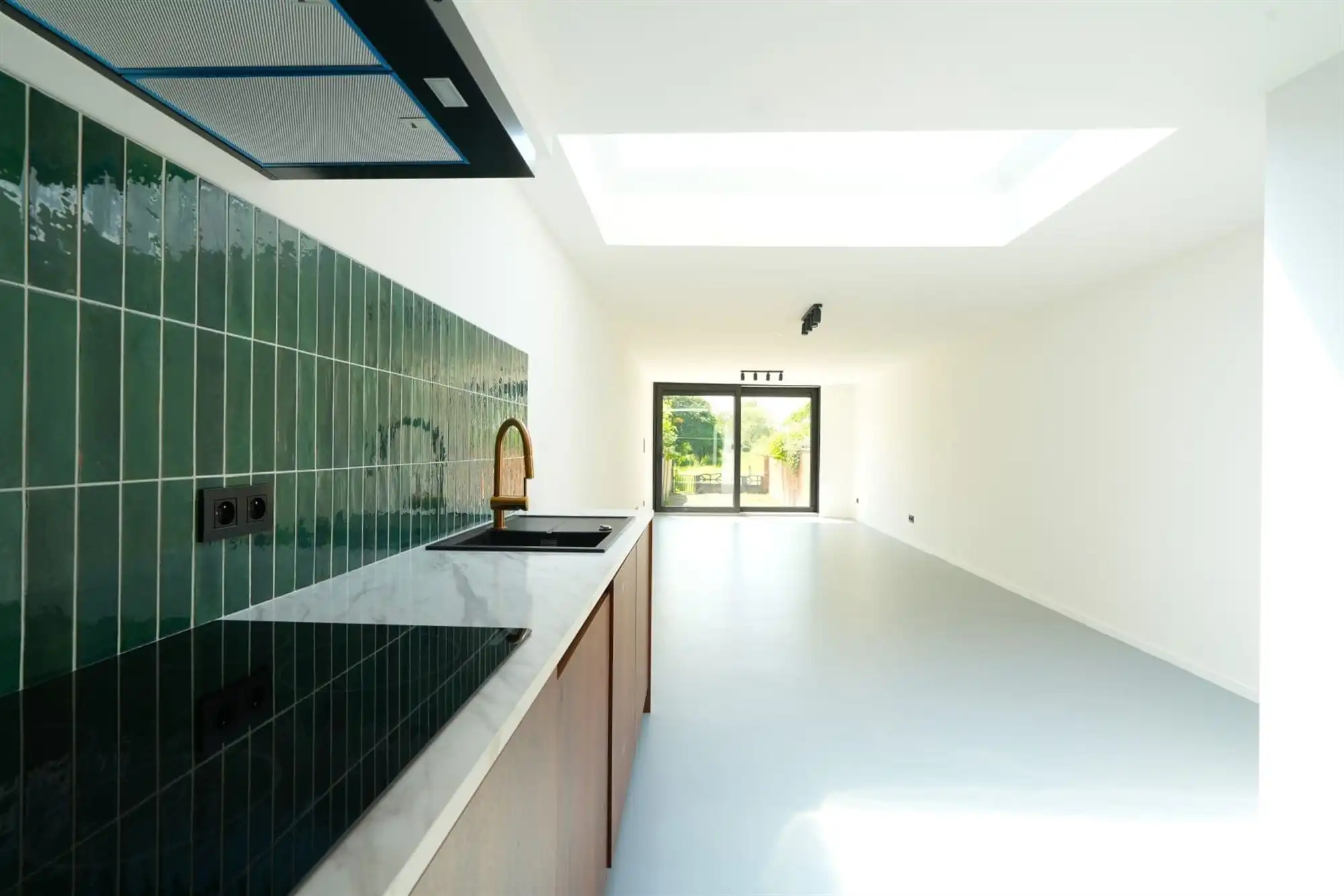 Gerenoveerde woning met drie slaapkamers en tuin foto 6
