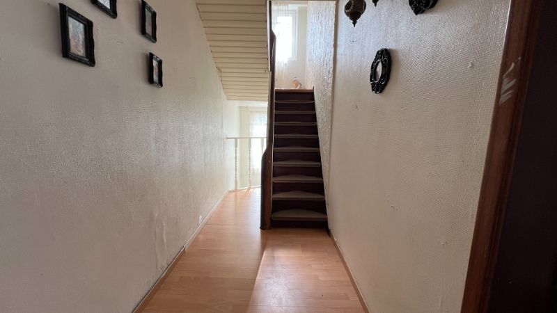 RUIME STADSWONING MET AANGENAME KOER foto 11