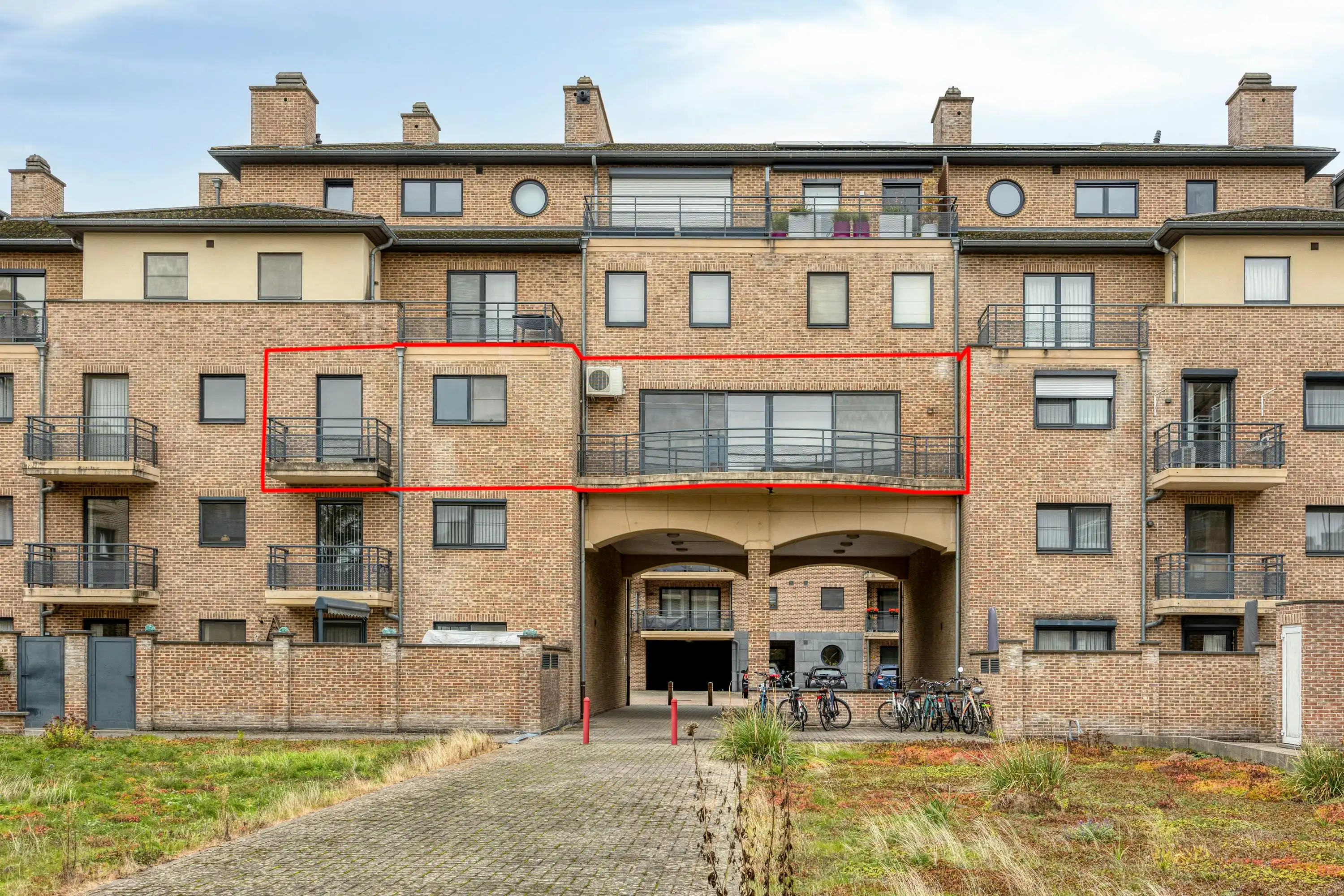 Ruim appartement op een rustige locatie nabij het centrum van Hasselt met garagebox foto 19