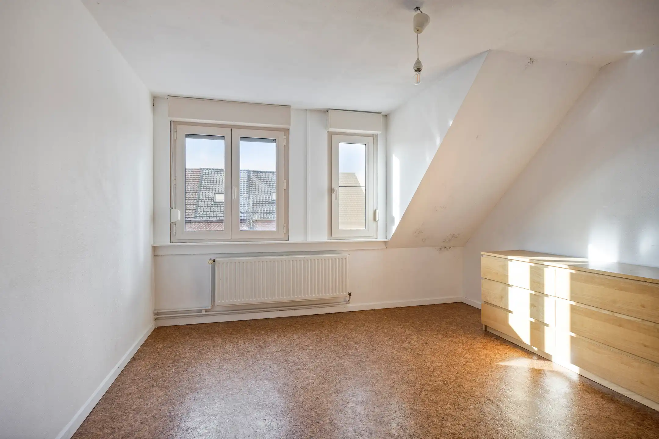 Ruime rijwoning op uitstekende locatie  foto 17