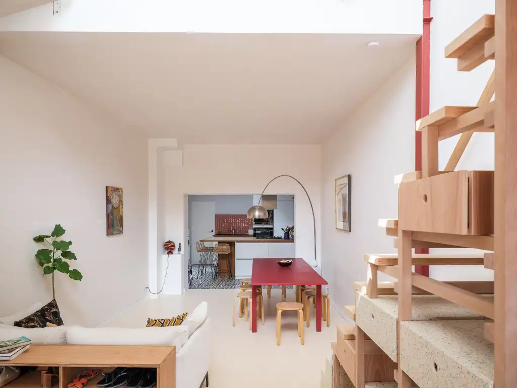 Architecturale gezinswoning met drie slaapkamers, zicht op water en groen, vlak bij de Coupure. foto {{pictureIndex}}