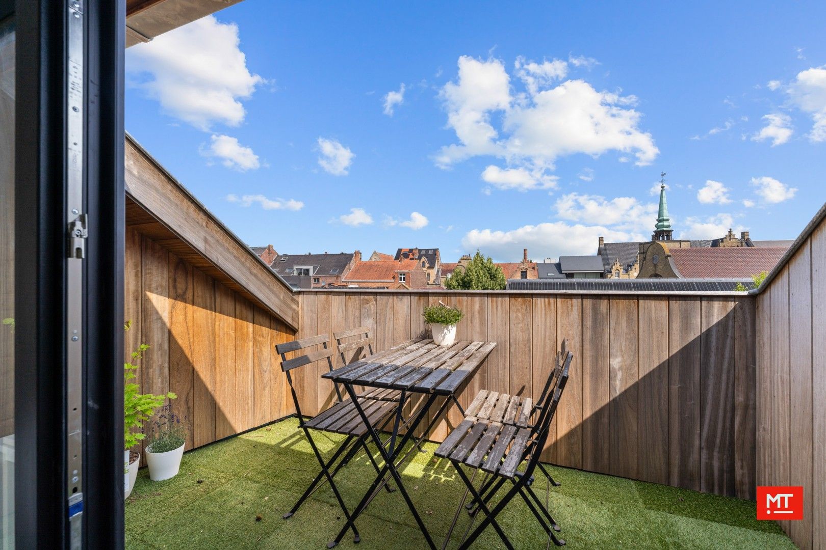 Gerenoveerd appartement op minder dan 100m van De Leet in Ieper foto 3