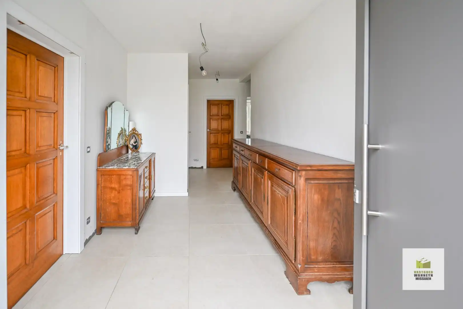 Gerenoveerde woning met 3slpk, garage en tuin op 648m2 foto 4