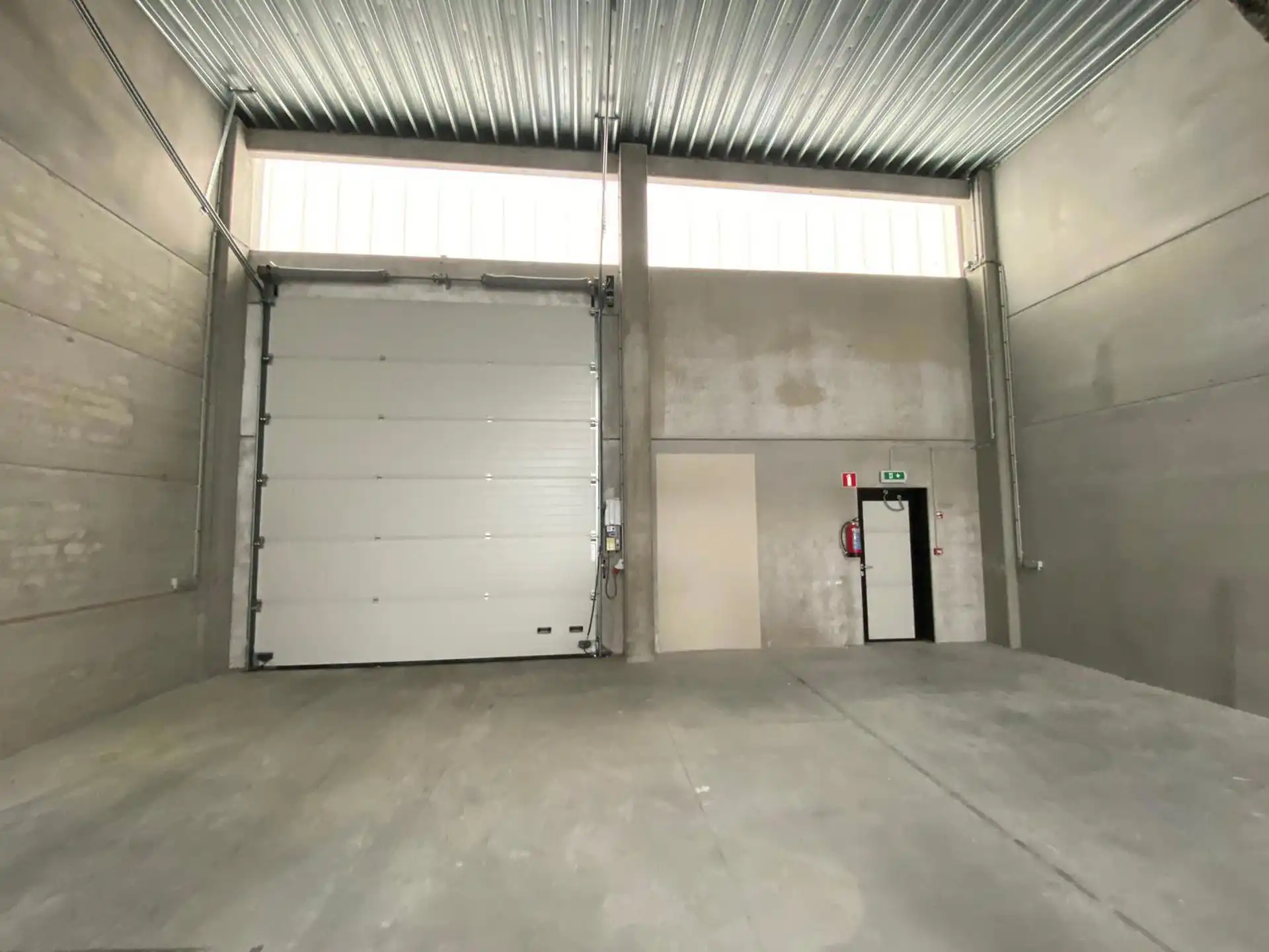 Magazijn te huur foto 5