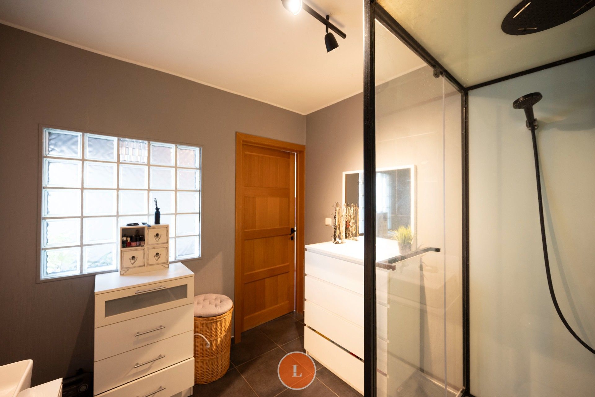 Gezinswoning met 3 slaapkamer en tuin in Wervik. foto 7