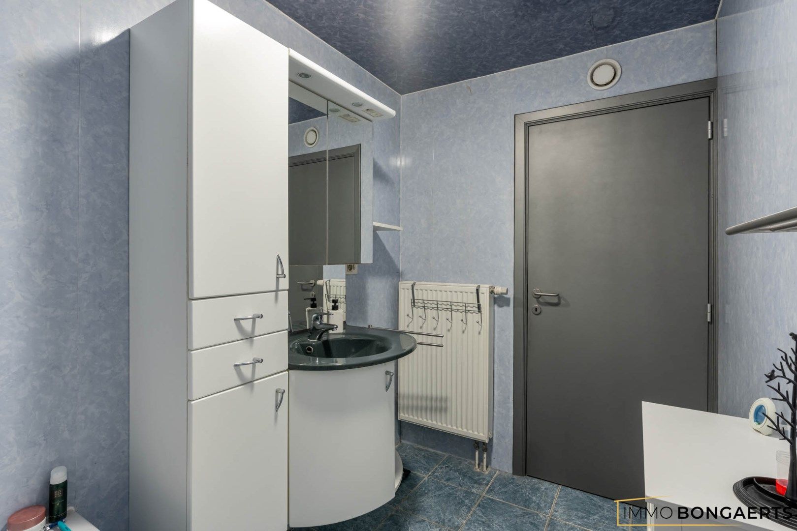 Ruime bungalow met drie slaapkamers foto 13