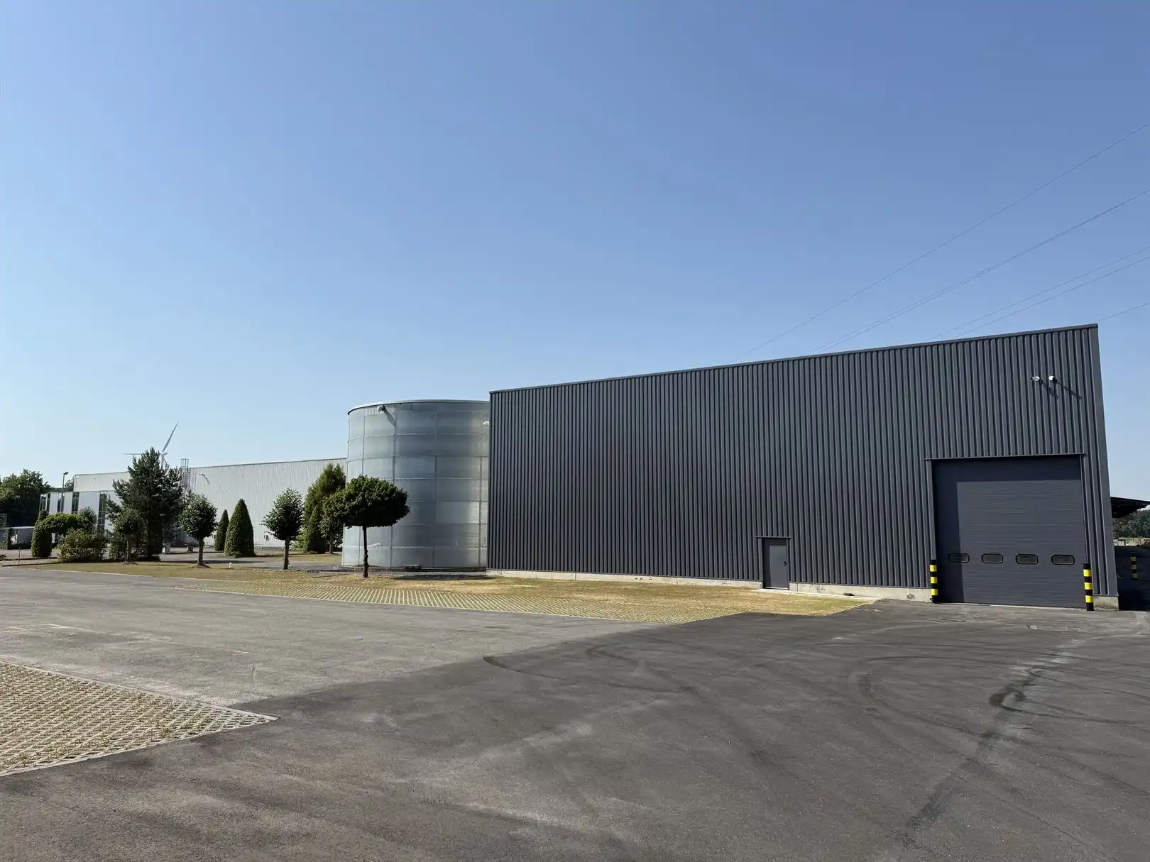 Goed gelezen magazijnen te Genk foto {{pictureIndex}}