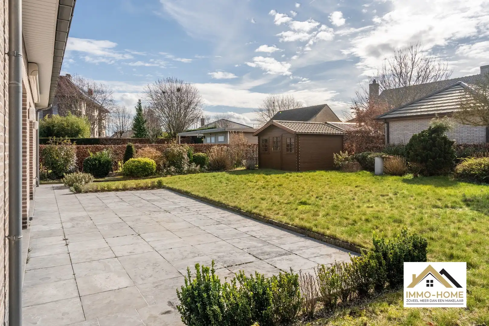 Ruime bungalow met ruime tuin in residentiële omgeving!  foto 4