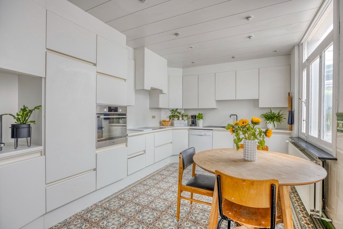 Authentieke rijwoning met 4 slaapkamers! foto 8