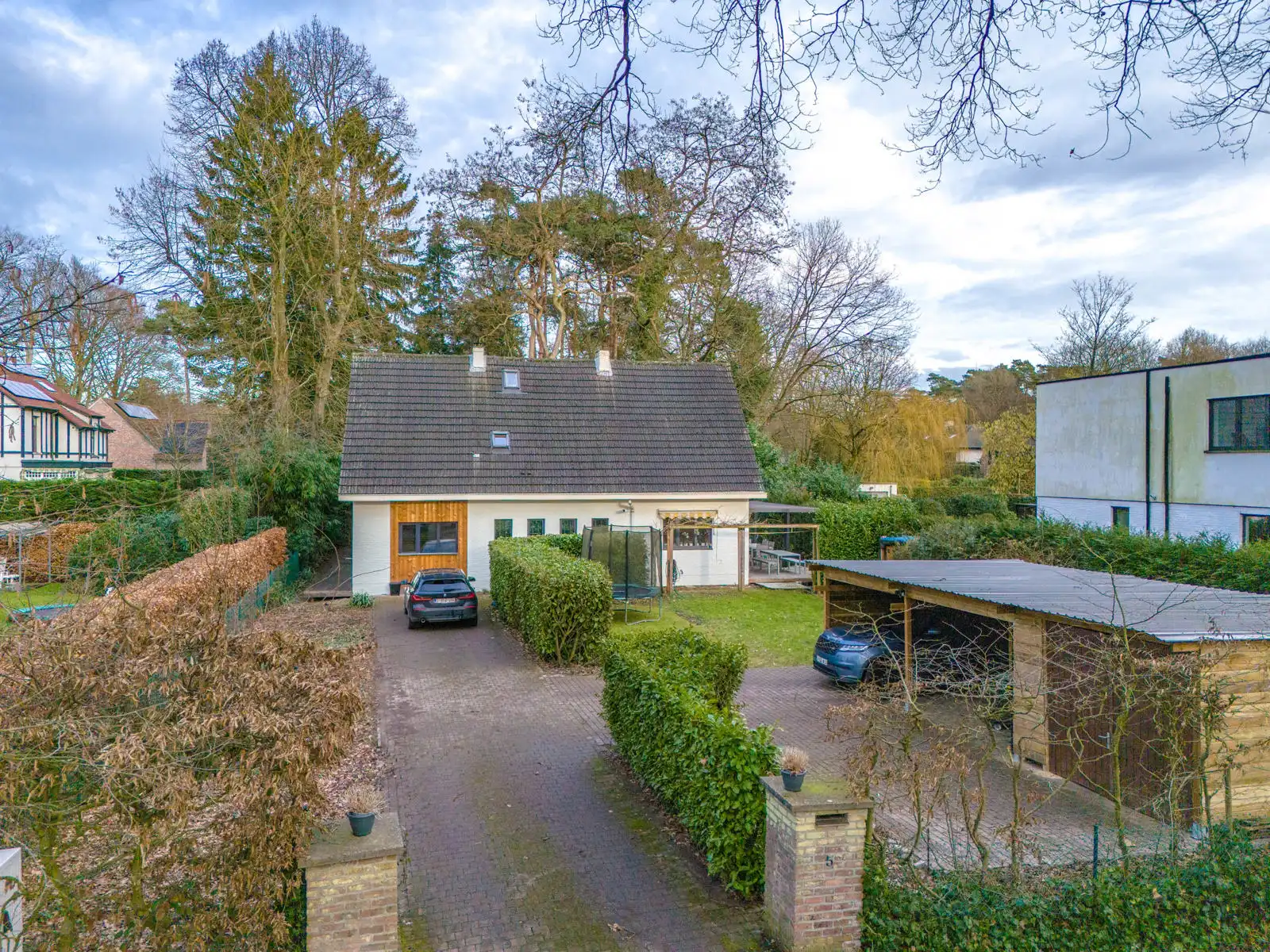 Instapklare woning met 4 slpks en ruime tuin in Kalmthout foto {{pictureIndex}}