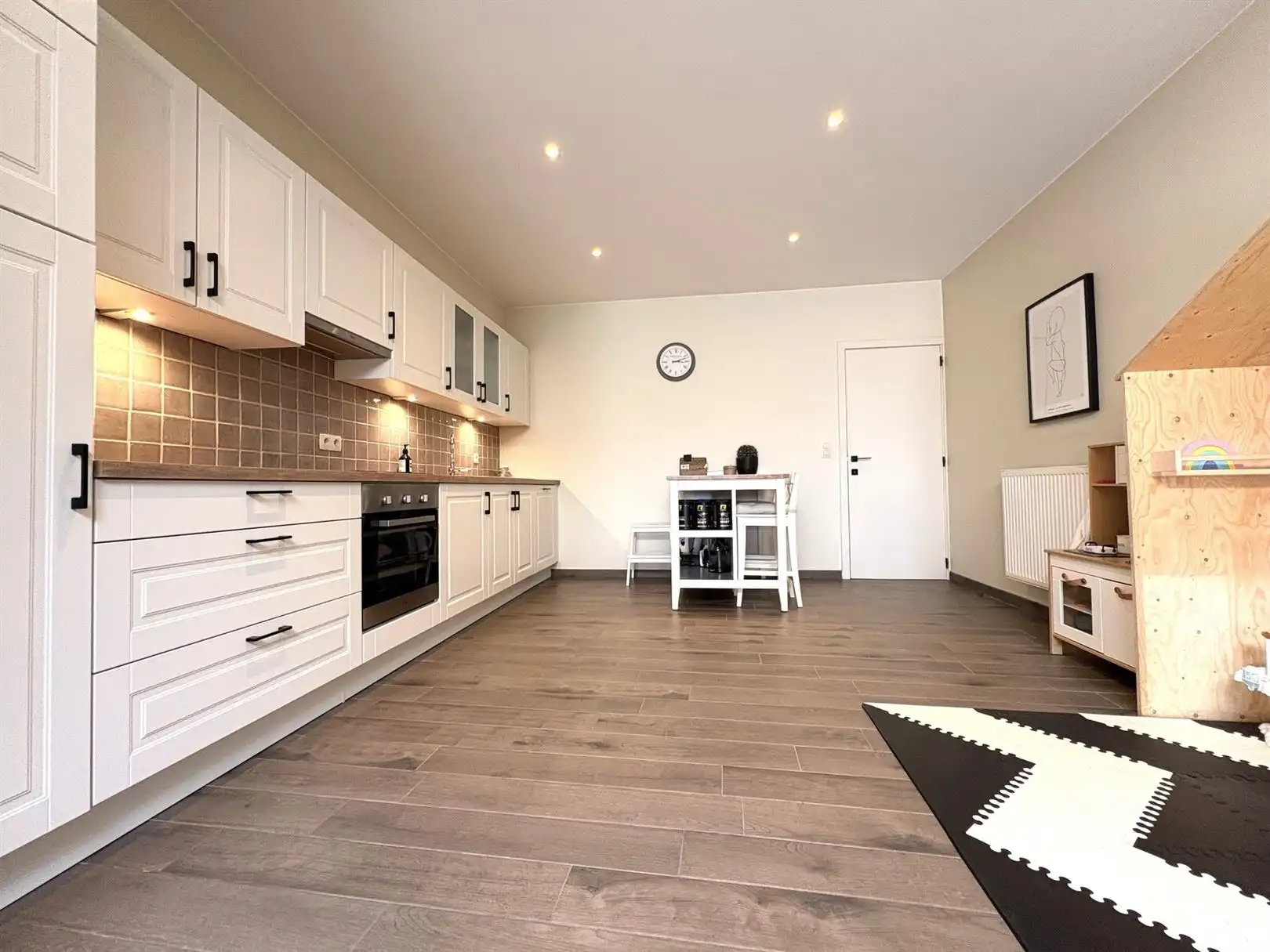 Te huur Ruime, volledig gerenoveerde woning in het landelijke Appels foto 6
