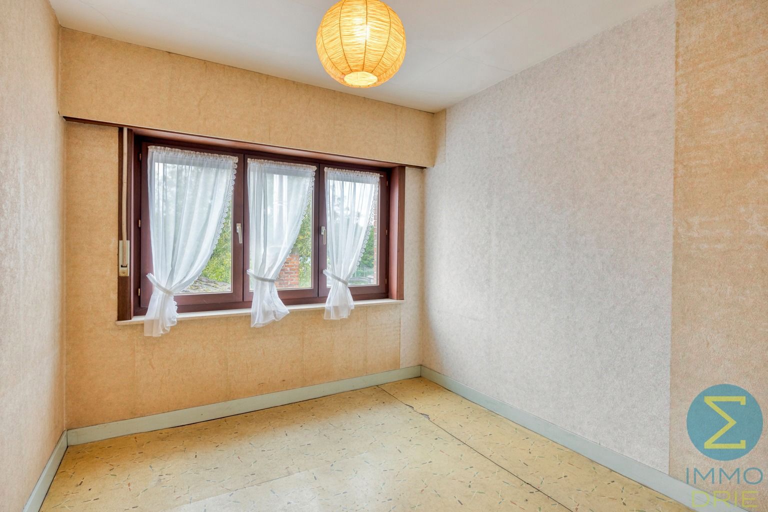 Rustig gelegen te renoveren woning met 3 slpks op 855 m² foto 22