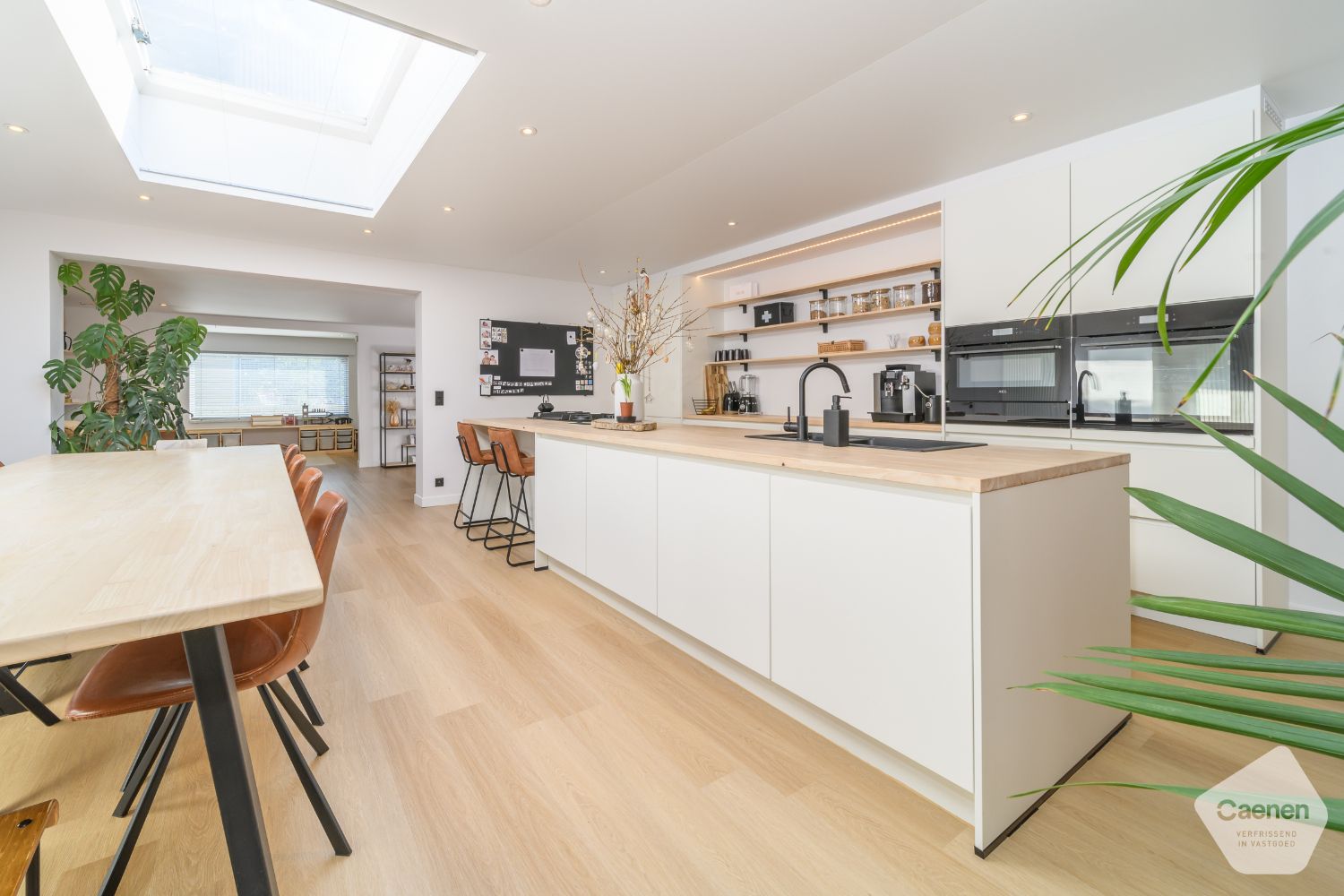 Te koop – Prachtige ruime gerenoveerde woning in Adinkerke foto 7