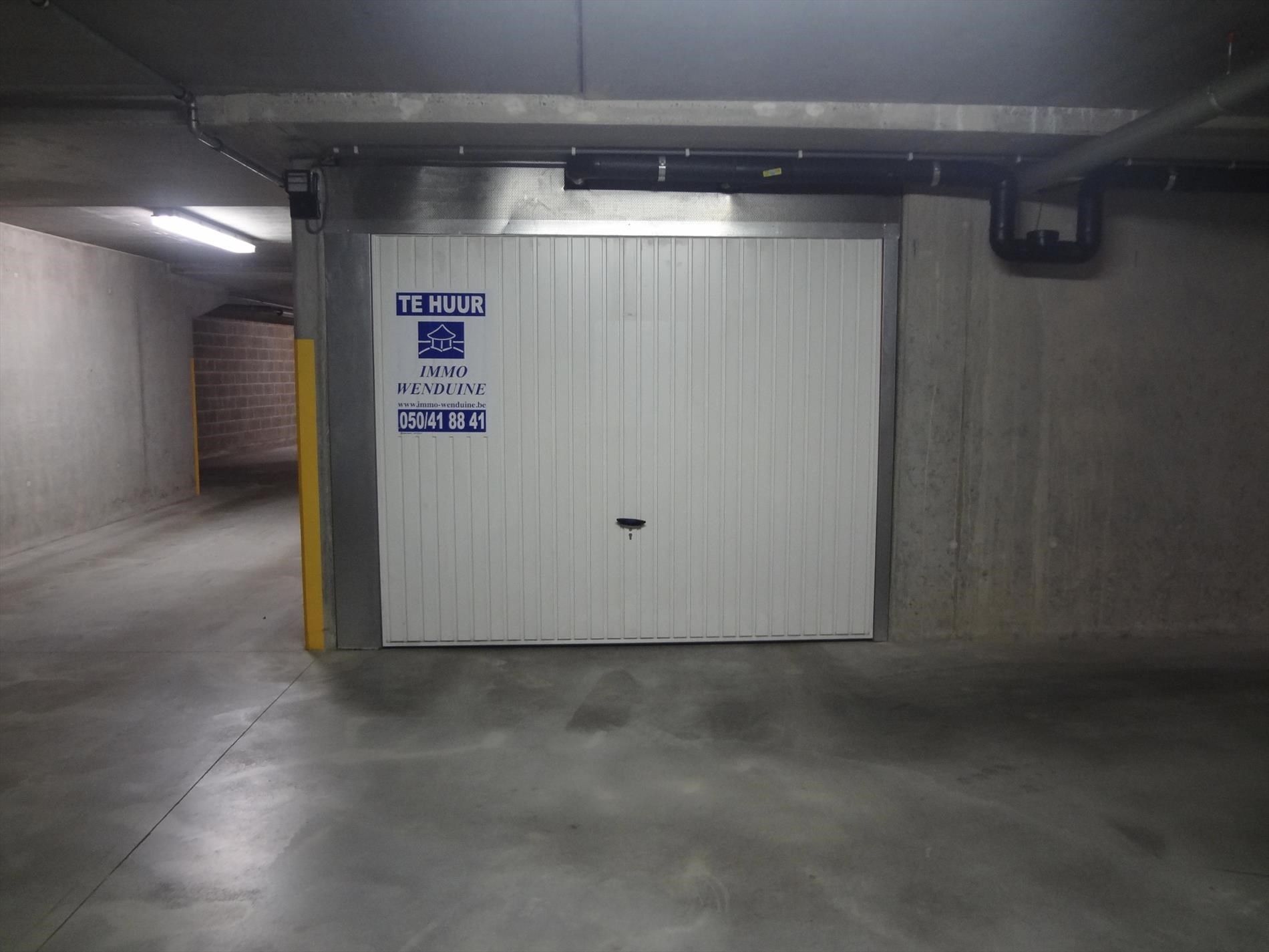 Zeer ruime garage - centrum Wenduine foto 3