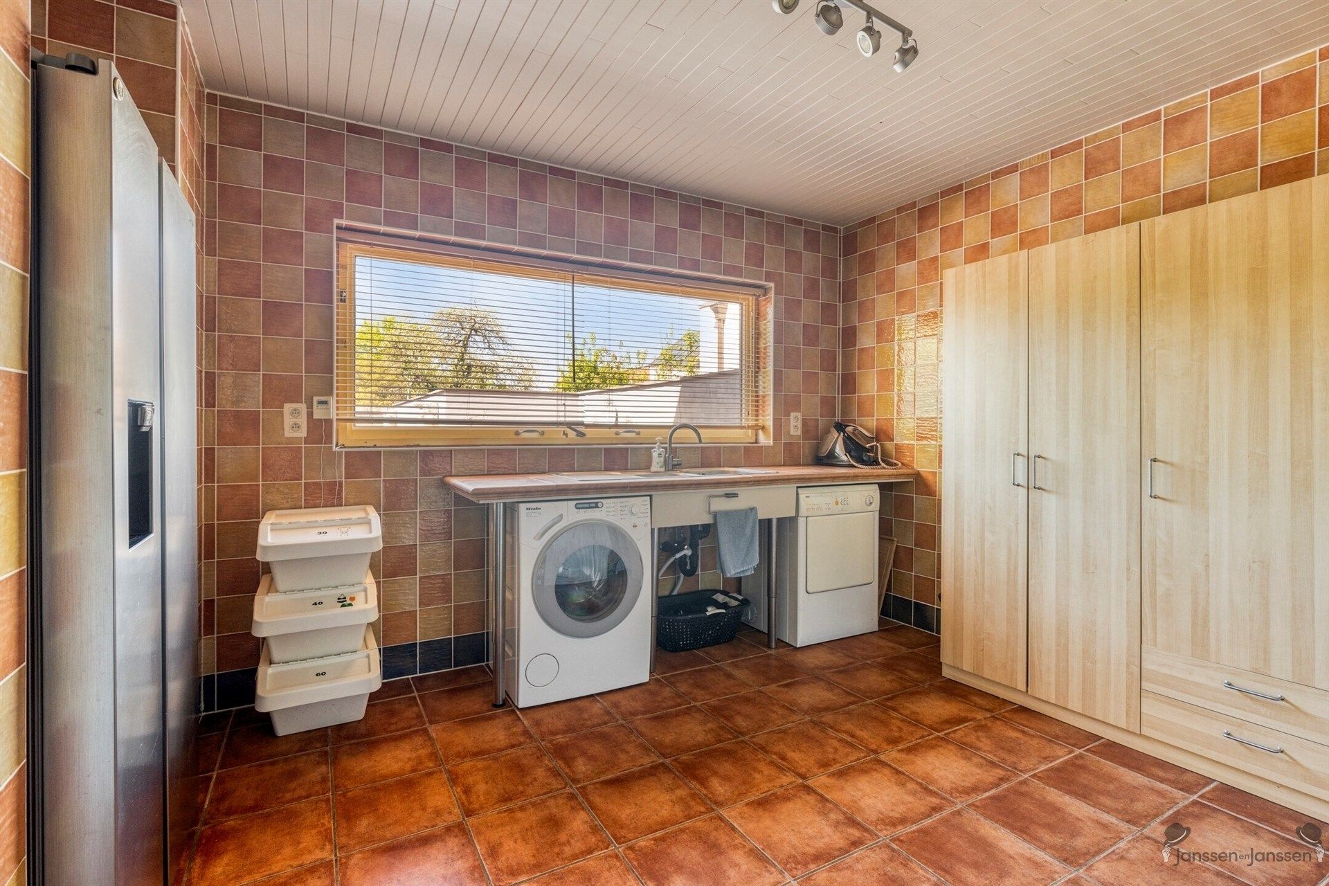 meergezinswoning met 9 slaapkamers, instapklaar foto 15