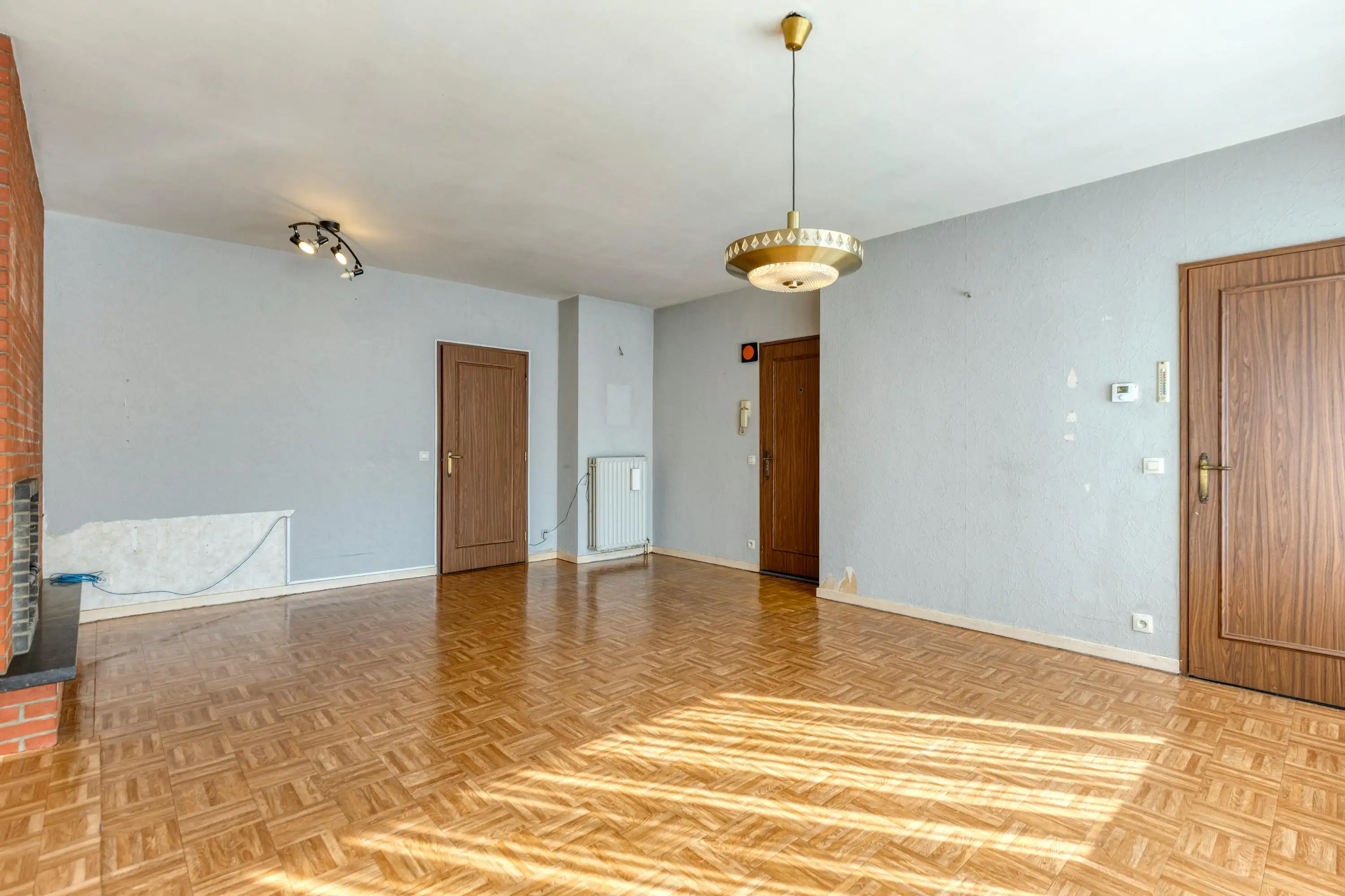 2-slaapkamerappartement met terras en garage te koop in Hemiksem  foto 2