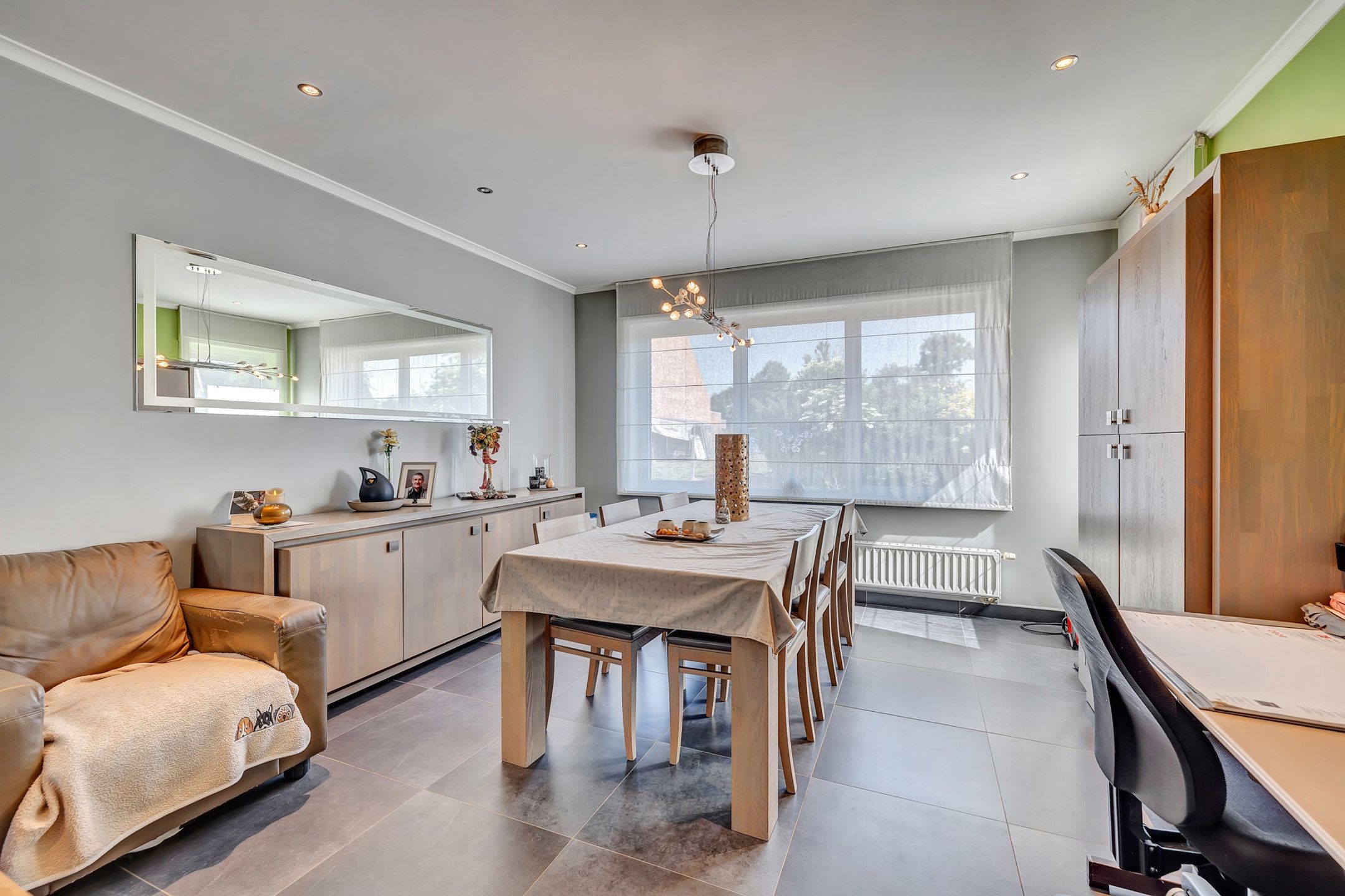 Instapklare woning met ruime garage en tuin foto 5