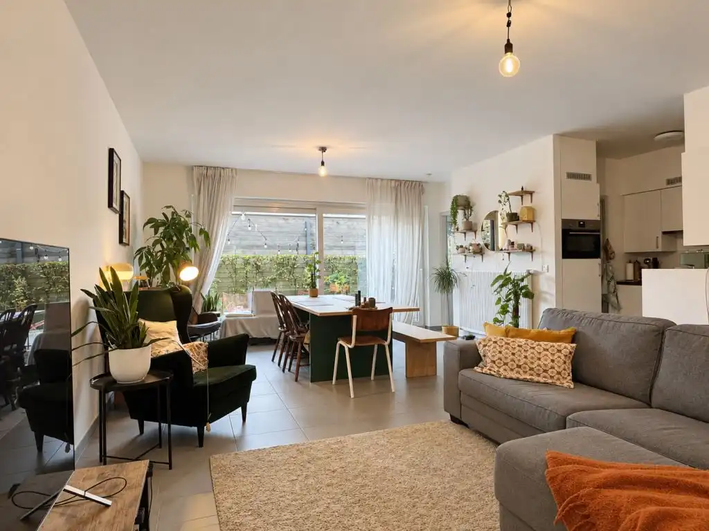 Zonnig tweeslaapkamerappartement met tuin en autostaanplaats in Zwijnaarde. foto 3