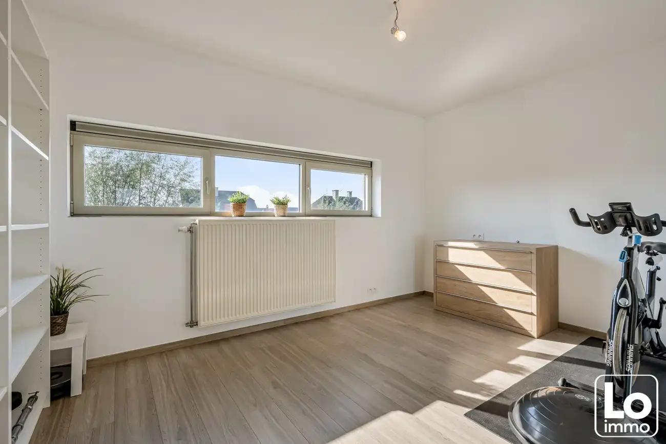 Instap klare moderne open villa met dubbele inpandige garage en een gezellige tuin op een toplocatie nabij het centrum van Lochristi! foto 62