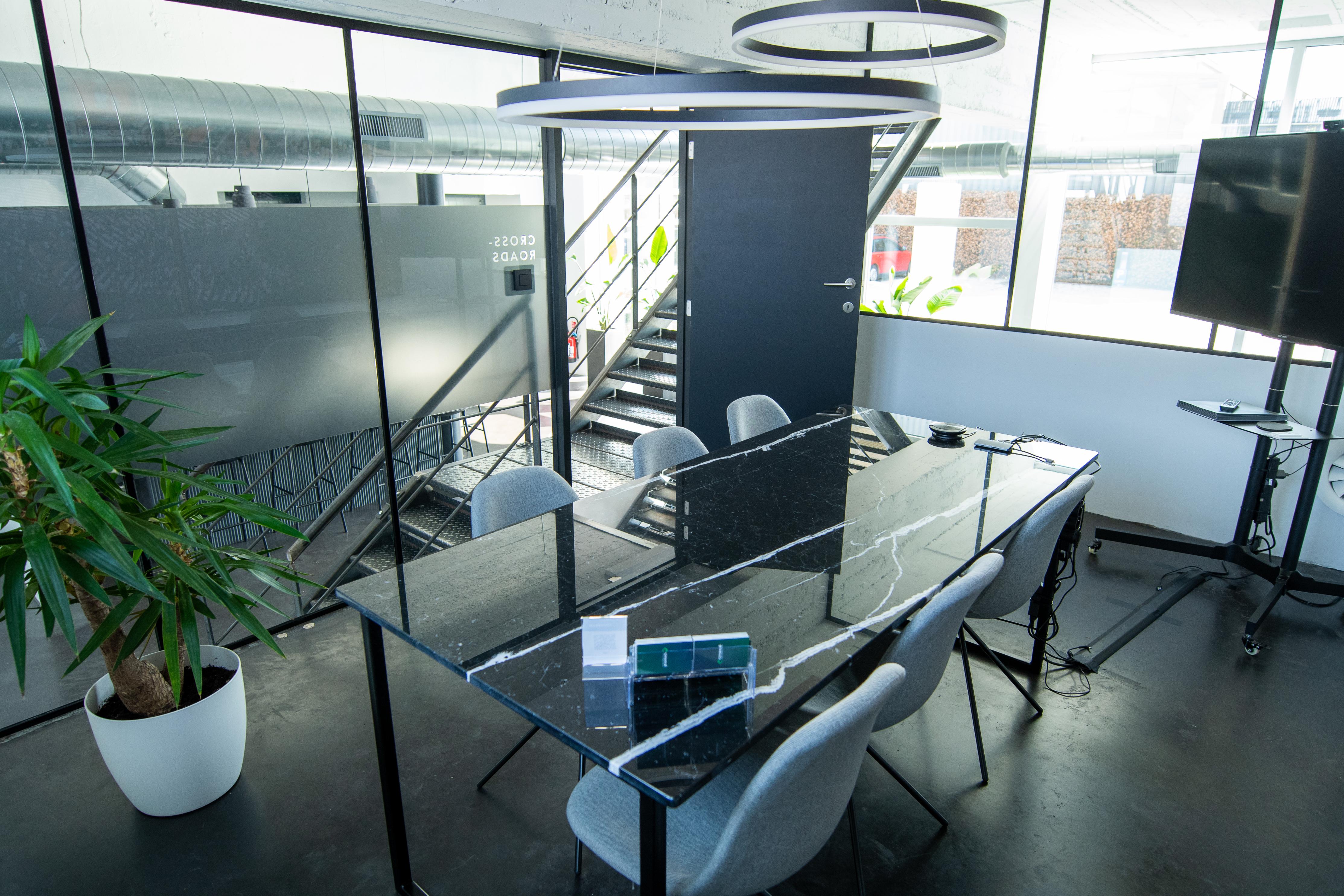 LUXE BEMEUBELDE KANTOREN MET PARKING foto 16