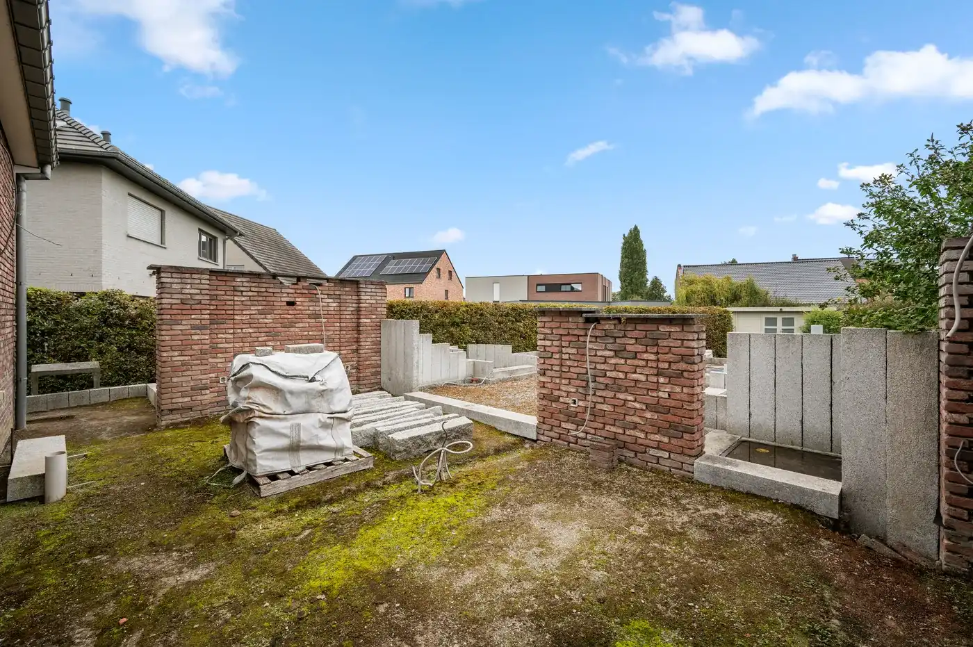 Ruime open bebouwing met tuin en 2 garages in Tienen (bouwjaar 2009) foto 3