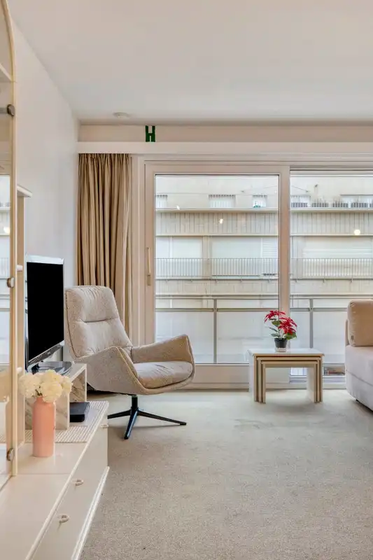 Gezellig appartement met zijdeling zeezicht foto 4