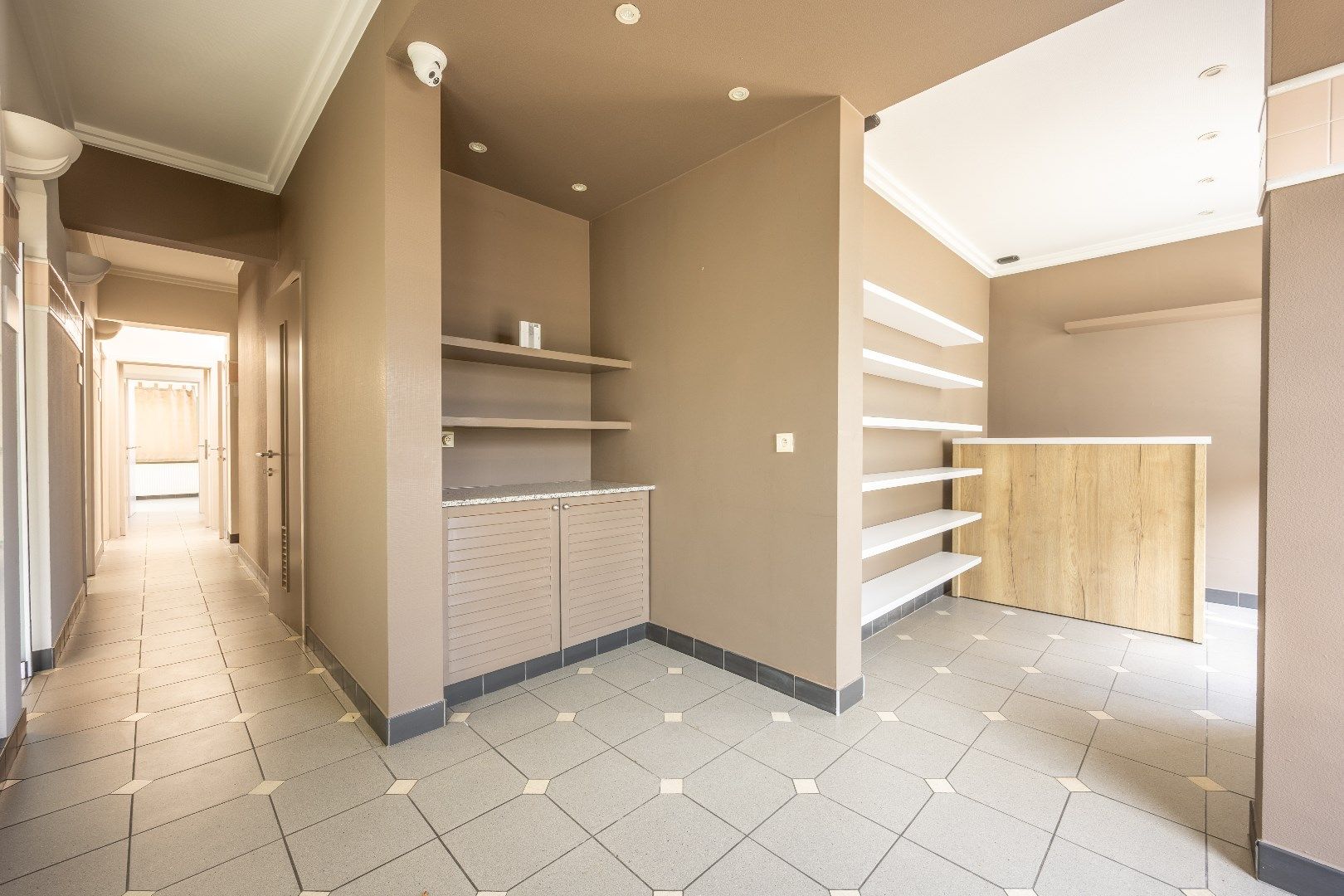 COMMERCIEEL PAND OP TOPLOCATIE IN WAREGEM foto 2