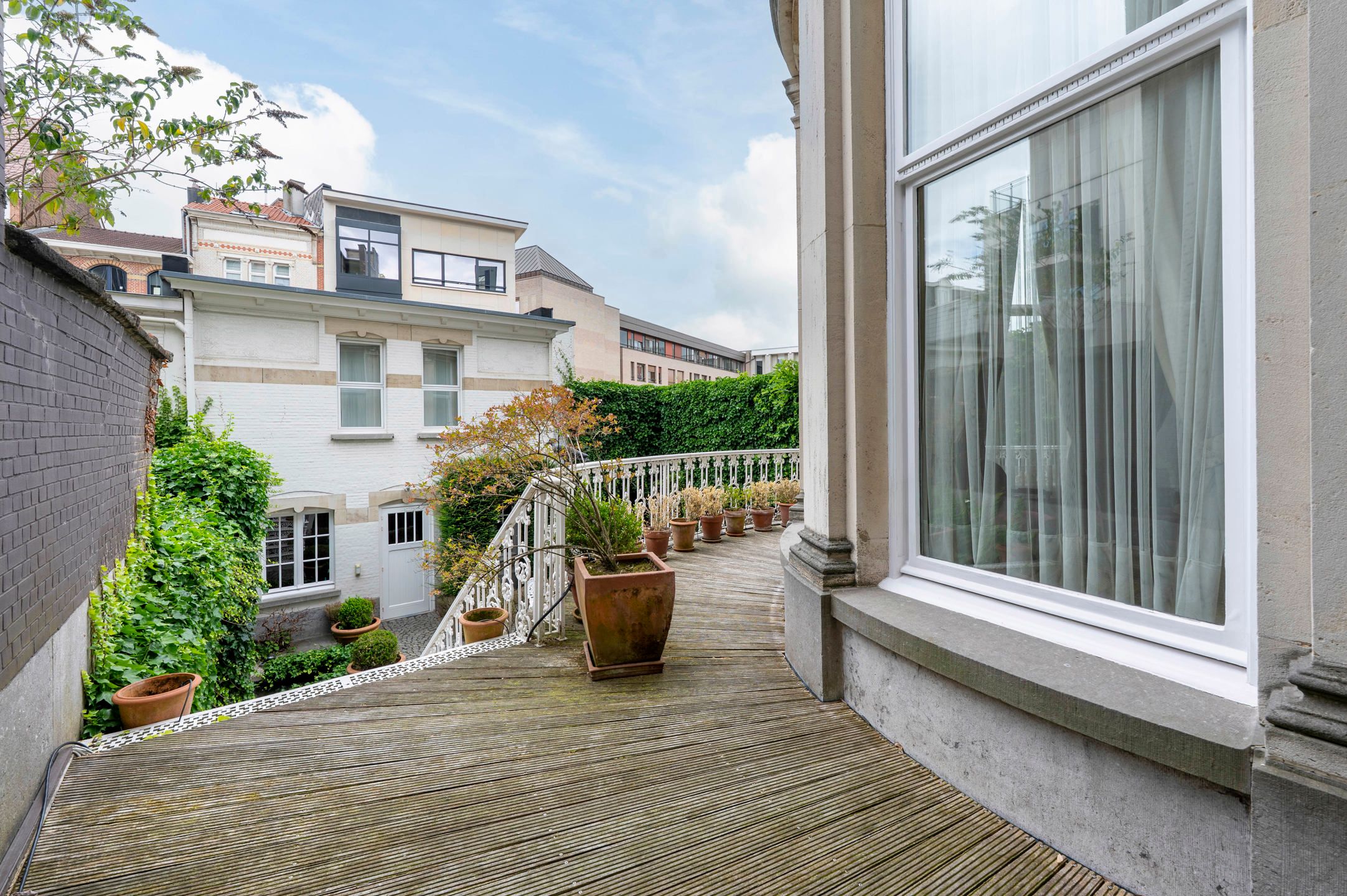 ANTWERPEN - Authentieke meesterwoning met vier garages foto 17