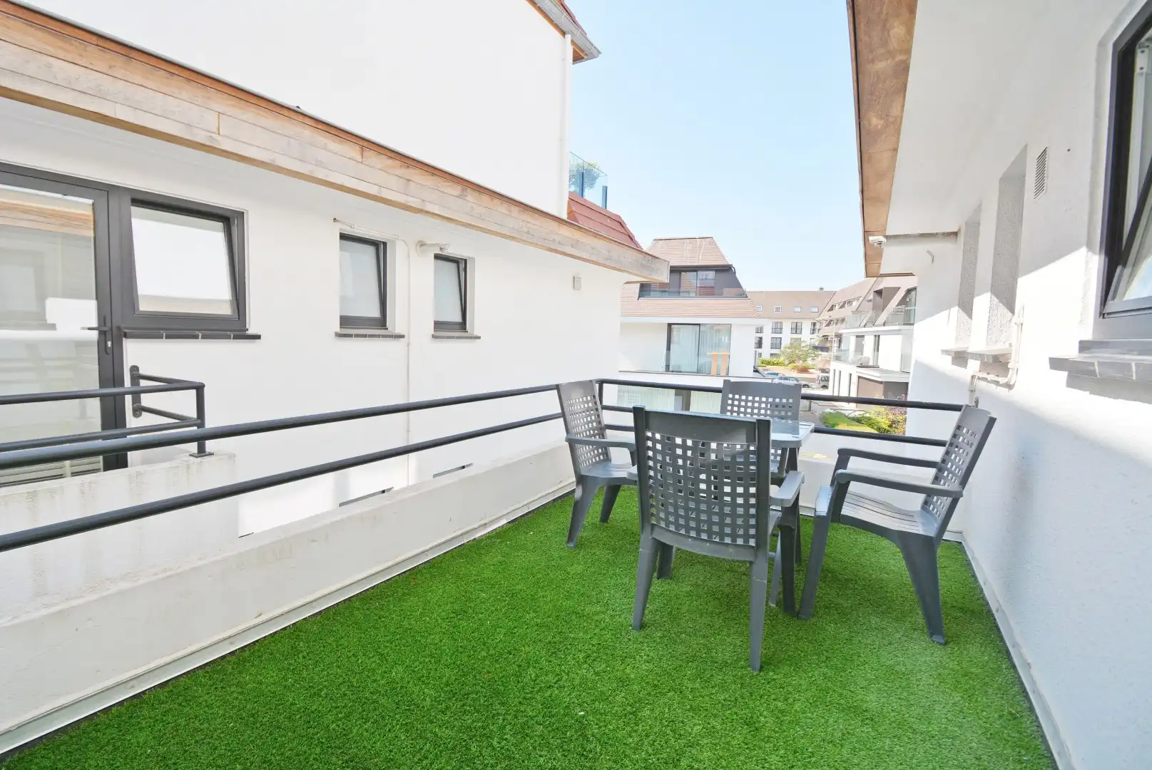 Modern appartement met 2 slaapkamers op wandelafstand van het strand foto 12