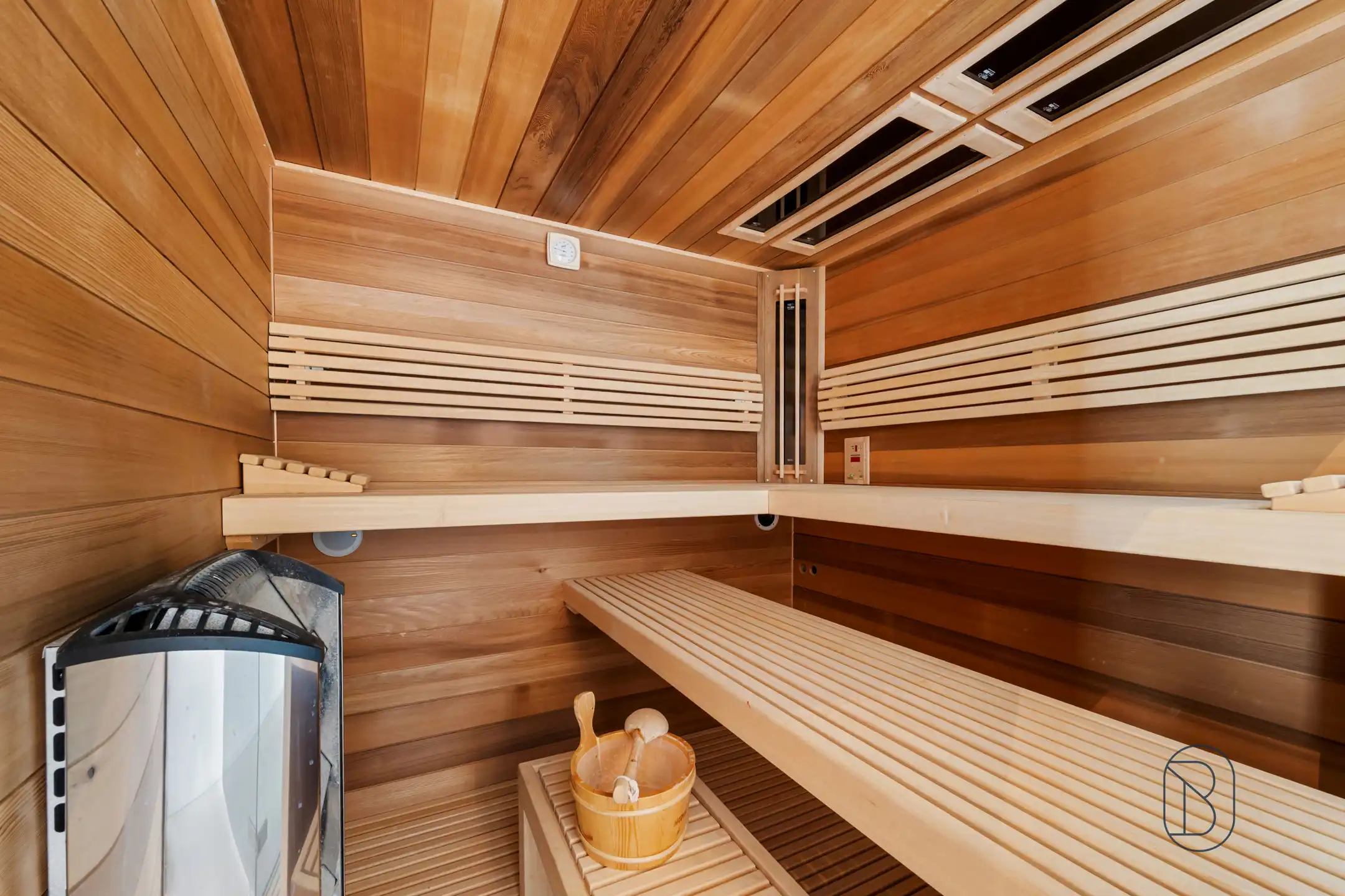 Topgelegen lichtrijke penthouse met prachtig terras foto 24