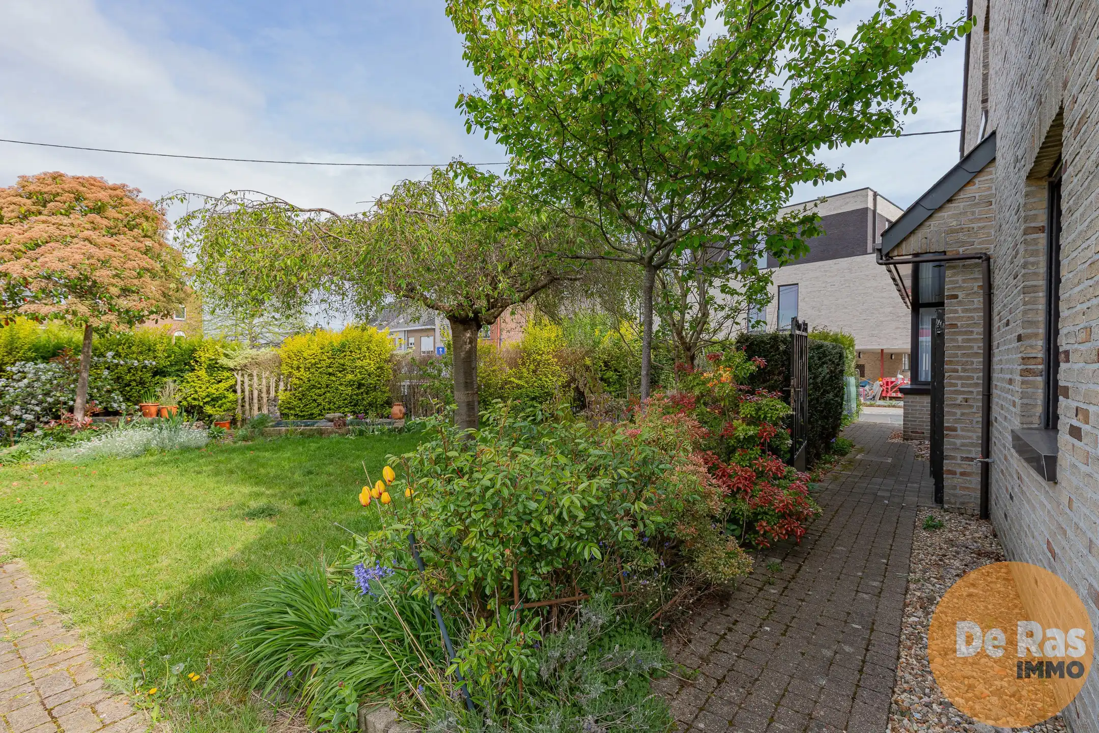 LIEDEKERKE - Ruime gezinswoning met tal van mogelijkheden foto 7