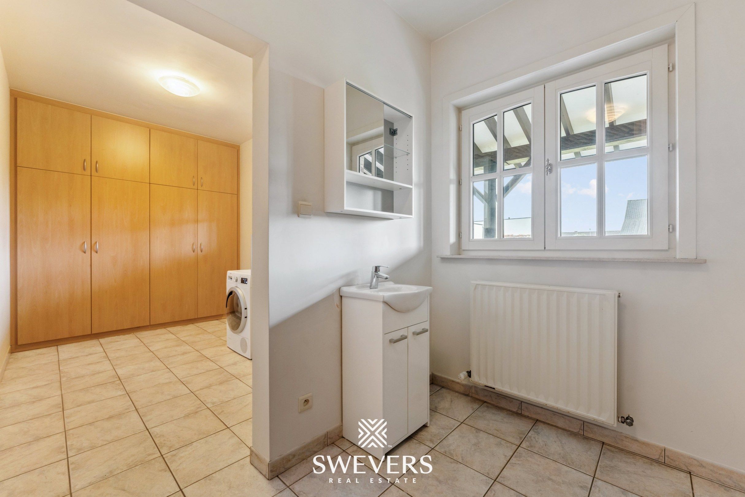 Ruime open bebouwing met 4 slaapkamers en zonnige tuin in Houthalen foto 15