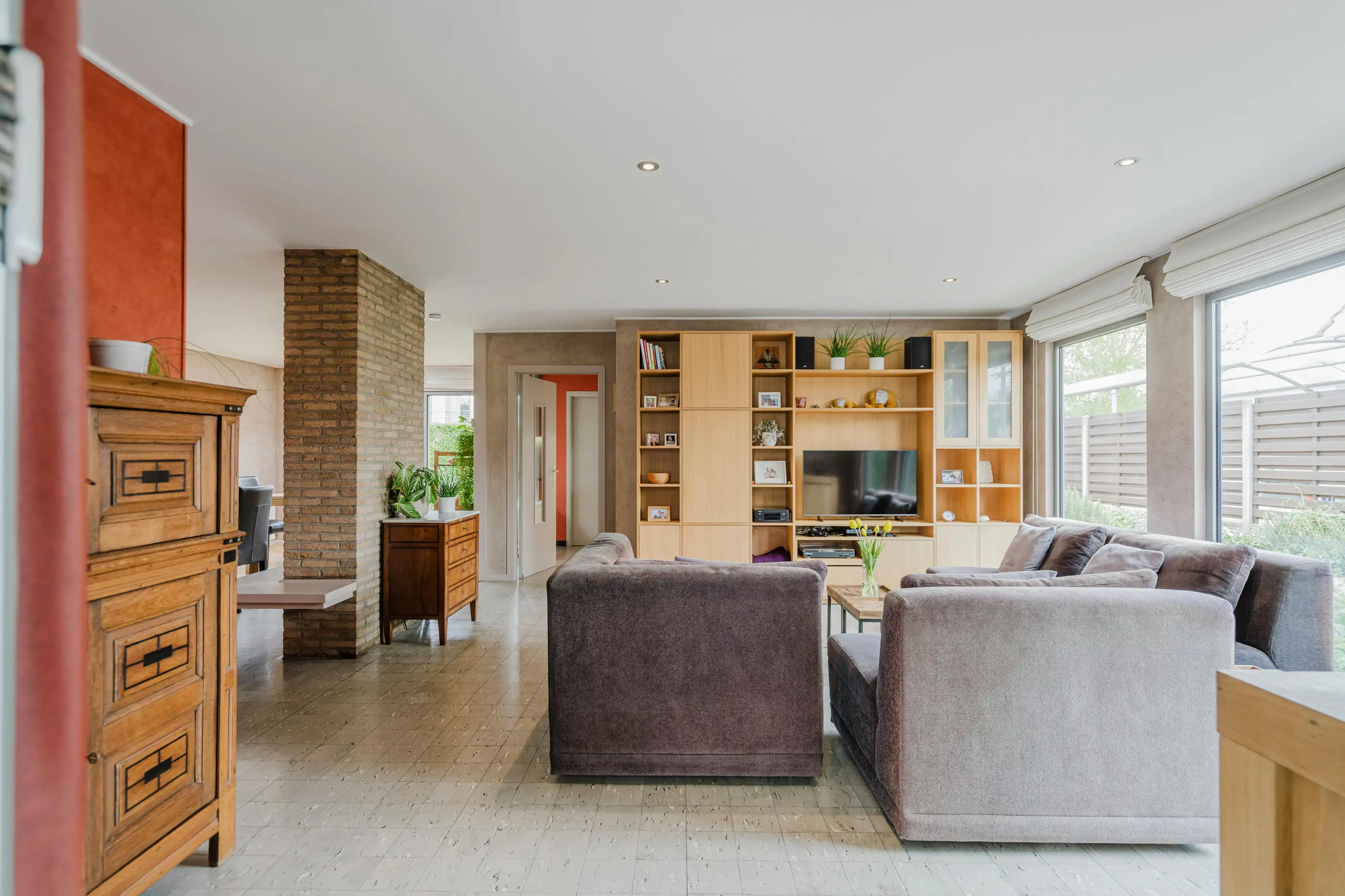Instapklare bungalow op 749m² te koop in Wevelgem! foto 2