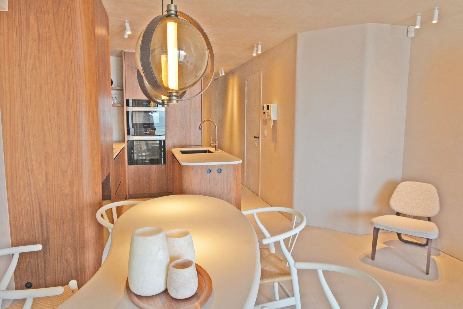 Trendy gerenoveerd appartement op Albertstrand met luxueuze afwerking en frontaal zeezicht foto 4