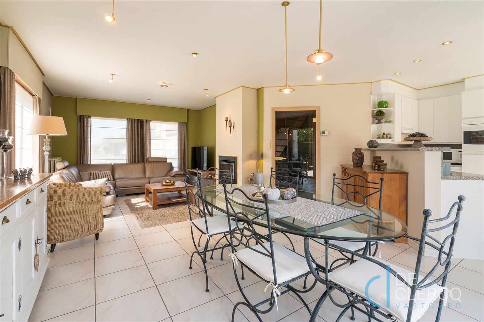 Vrijstaande woning met prachtige lounge en tuin te koop!  foto 5