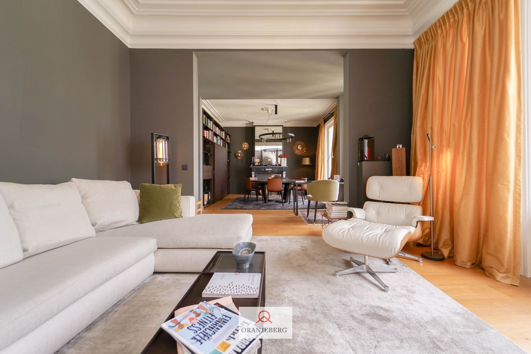 Uitzonderlijk exclusief 3 slaapkamer-appartement met drie terrassen:  210m² pure luxe in hartje Gent! foto 2